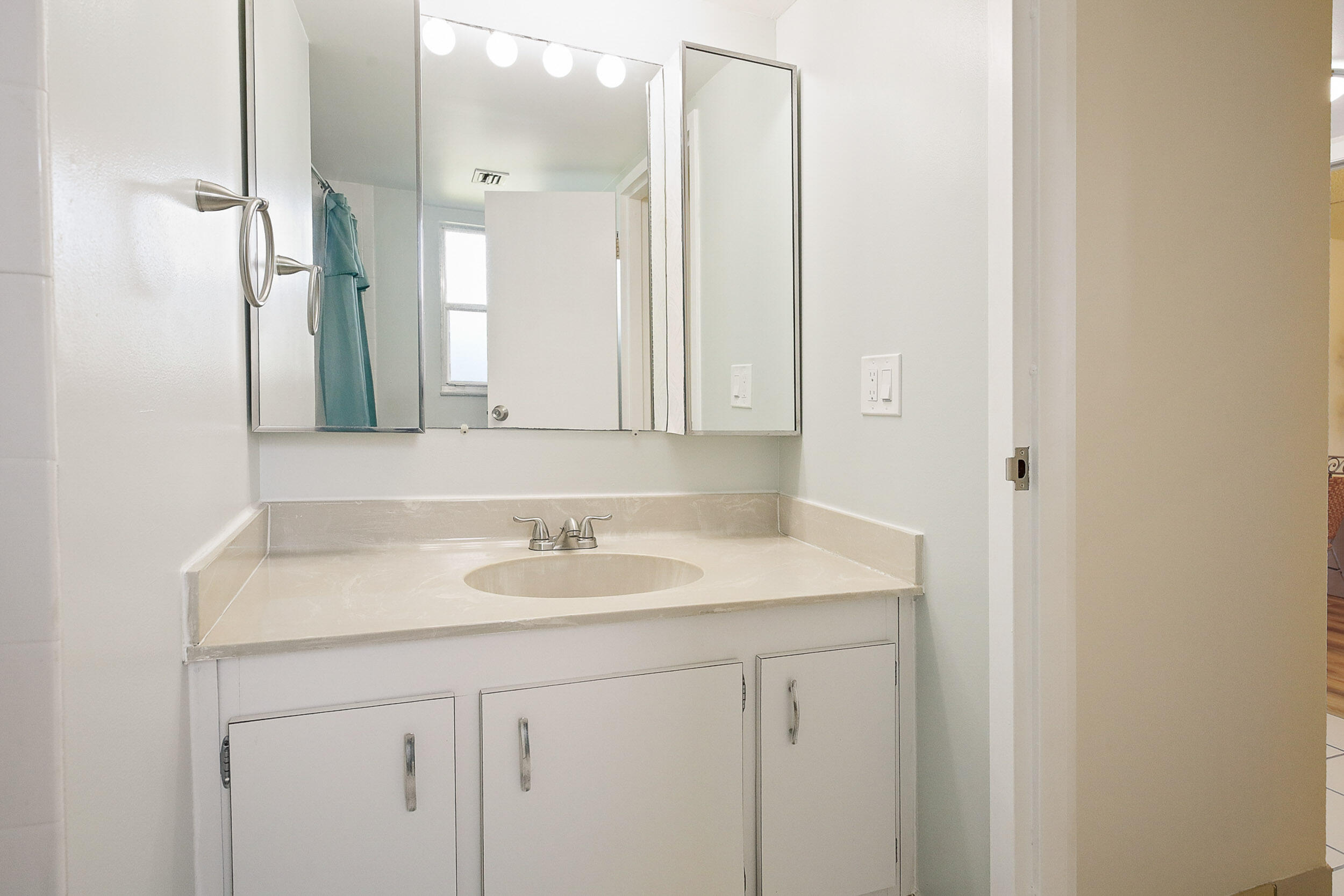 3951 Via Poinciana 114 Property Photo 14
