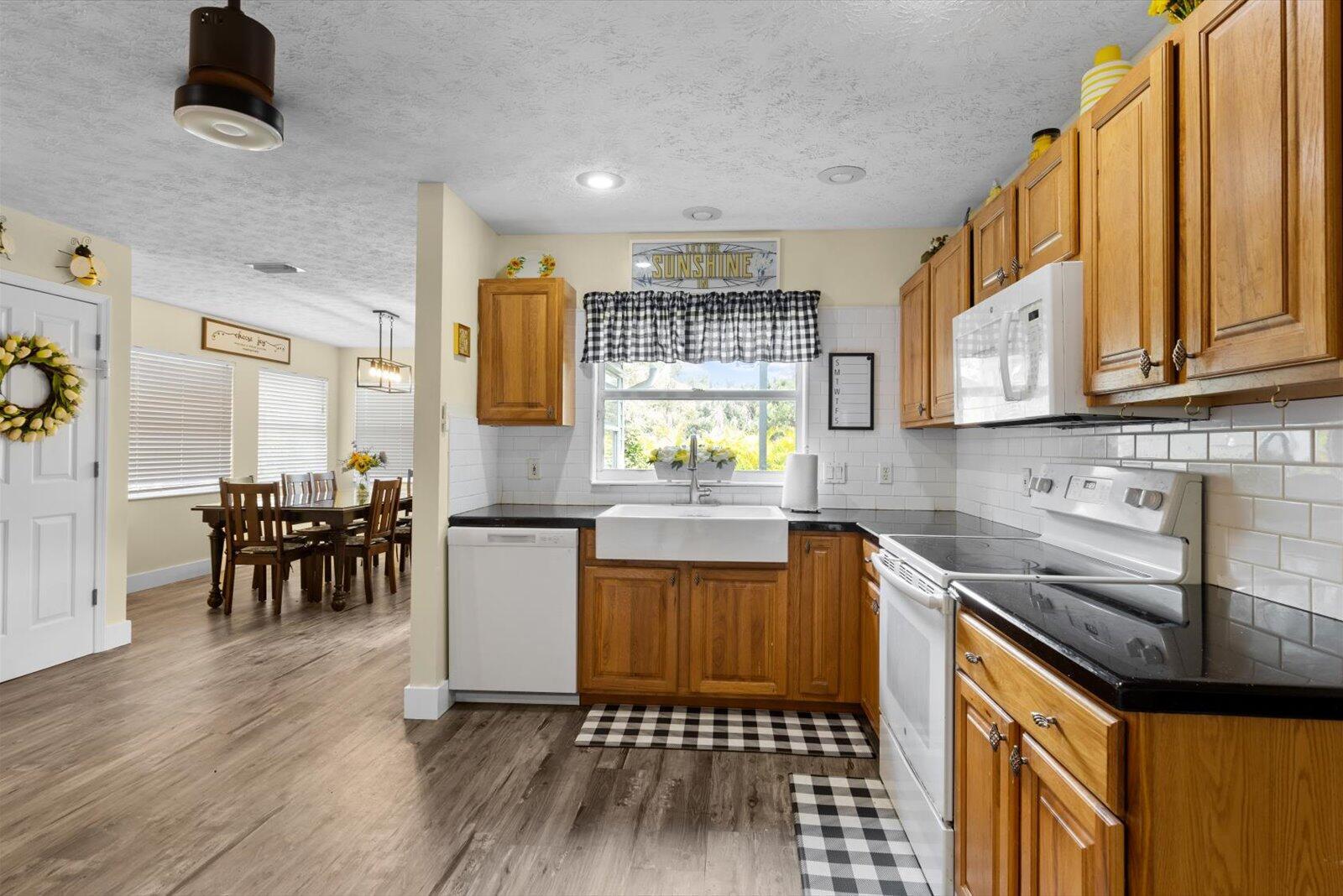 10612 Pine Cone Lane Property Photo 17