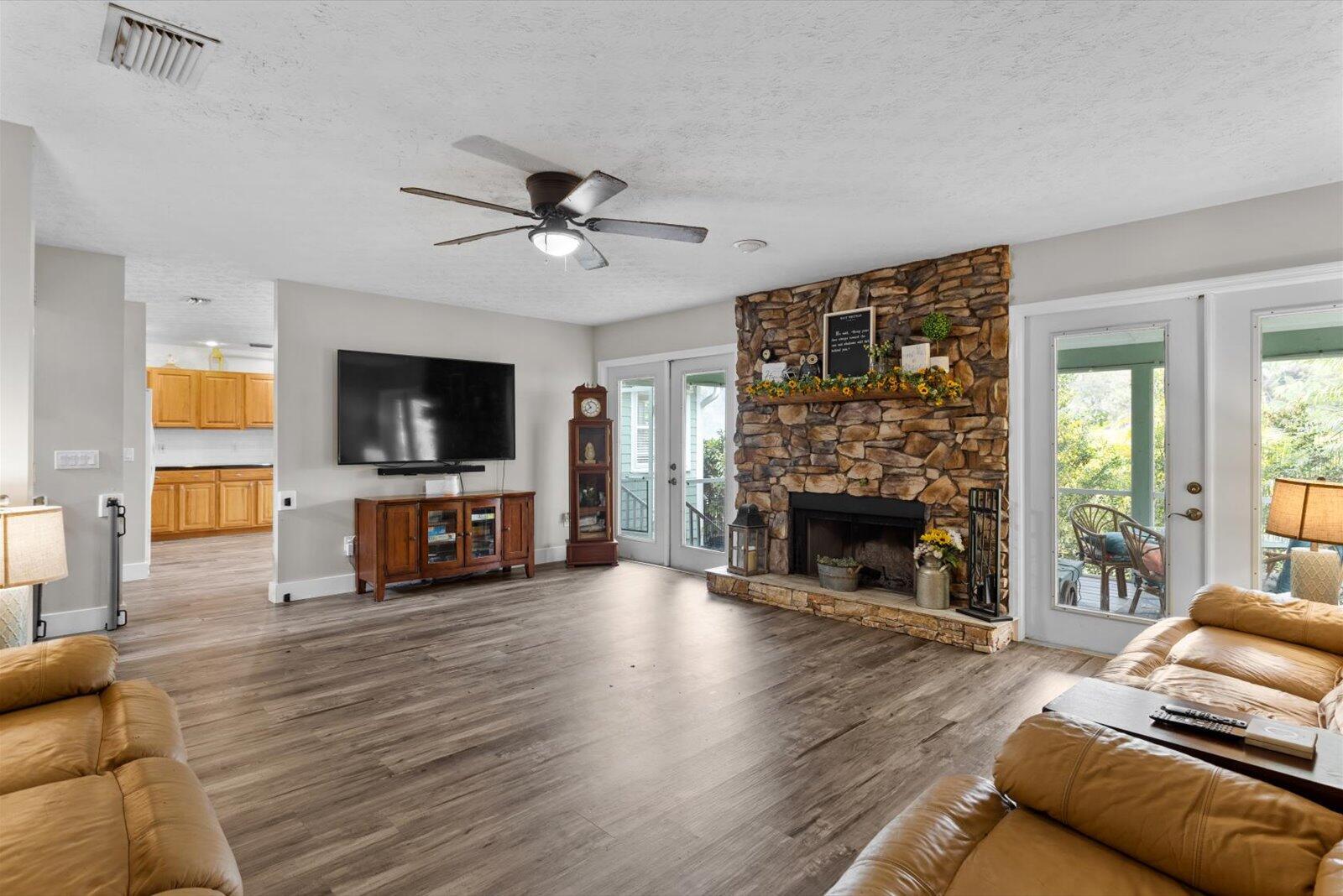 10612 Pine Cone Lane Property Photo 23