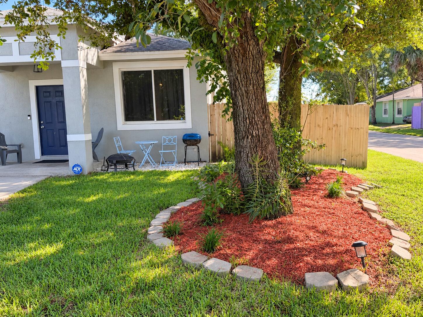 1720 Nw 8th Place Property Photo 3