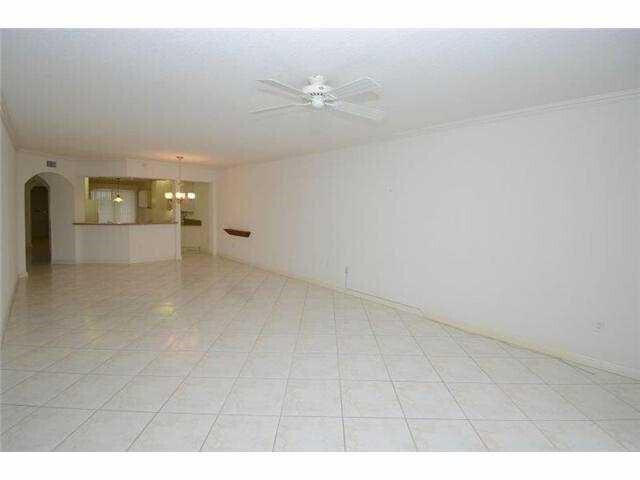 7715 Southampton Terrace 415 Property Photo 9