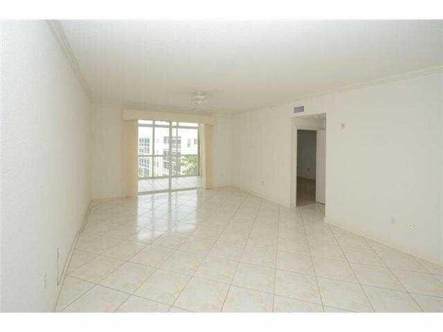 7715 Southampton Terrace 415 Property Photo 10