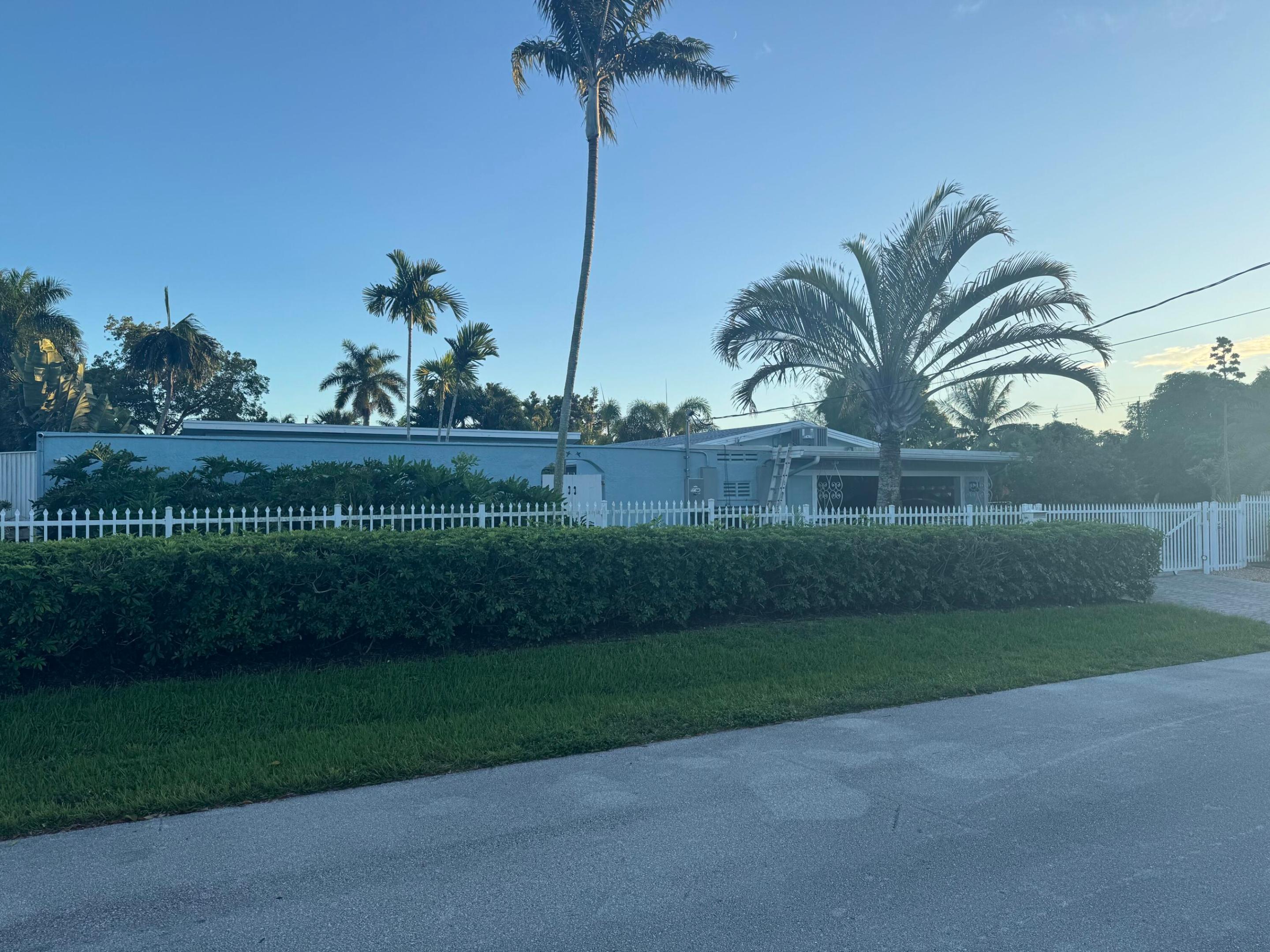 1744 W Las Olas Boulevard Property Photo 4