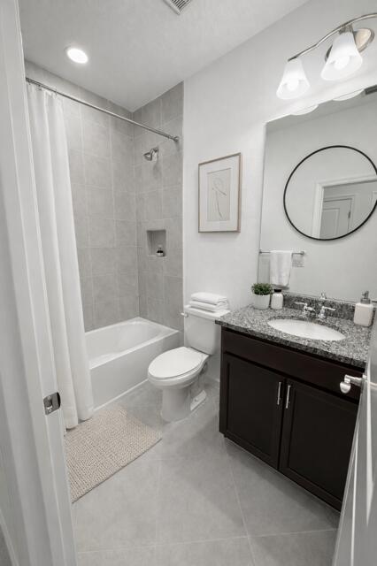 4394 S Longwood Lake Square Property Photo 7