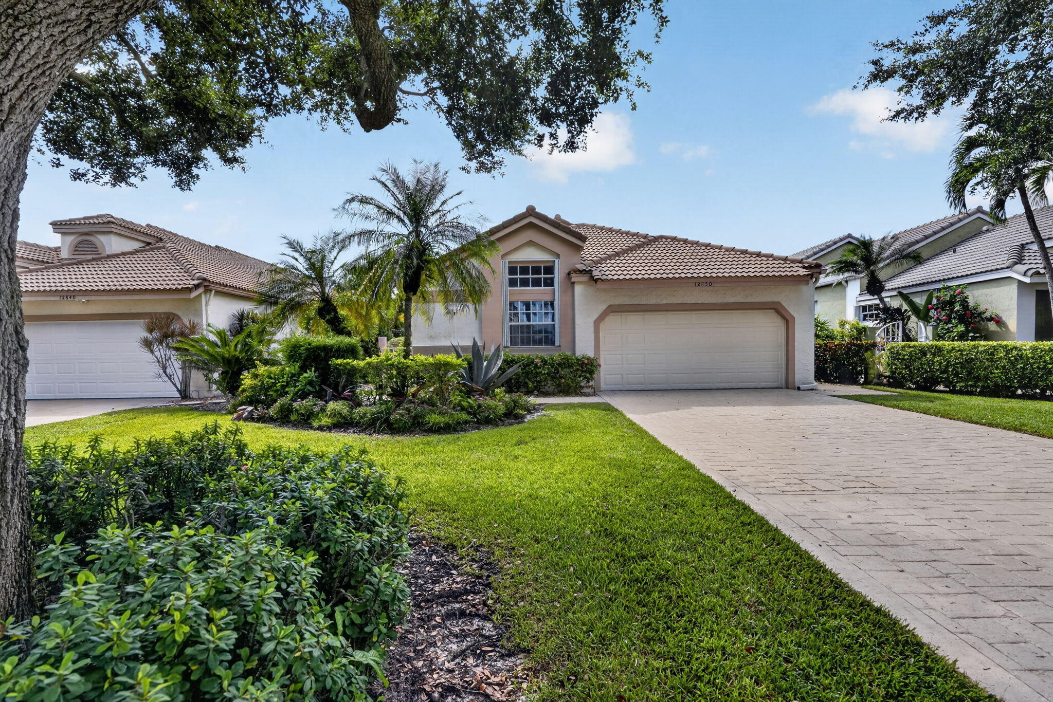 12850 Oak Knoll Drive Property Photo 1