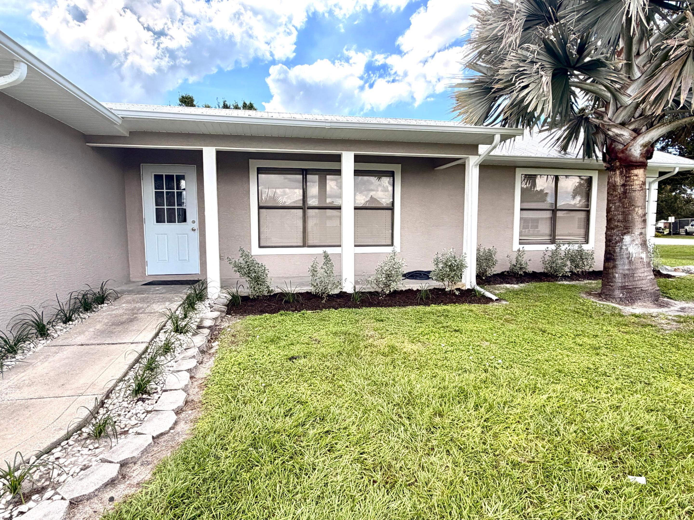 1051 Sw 83rd Avenue Property Photo 2