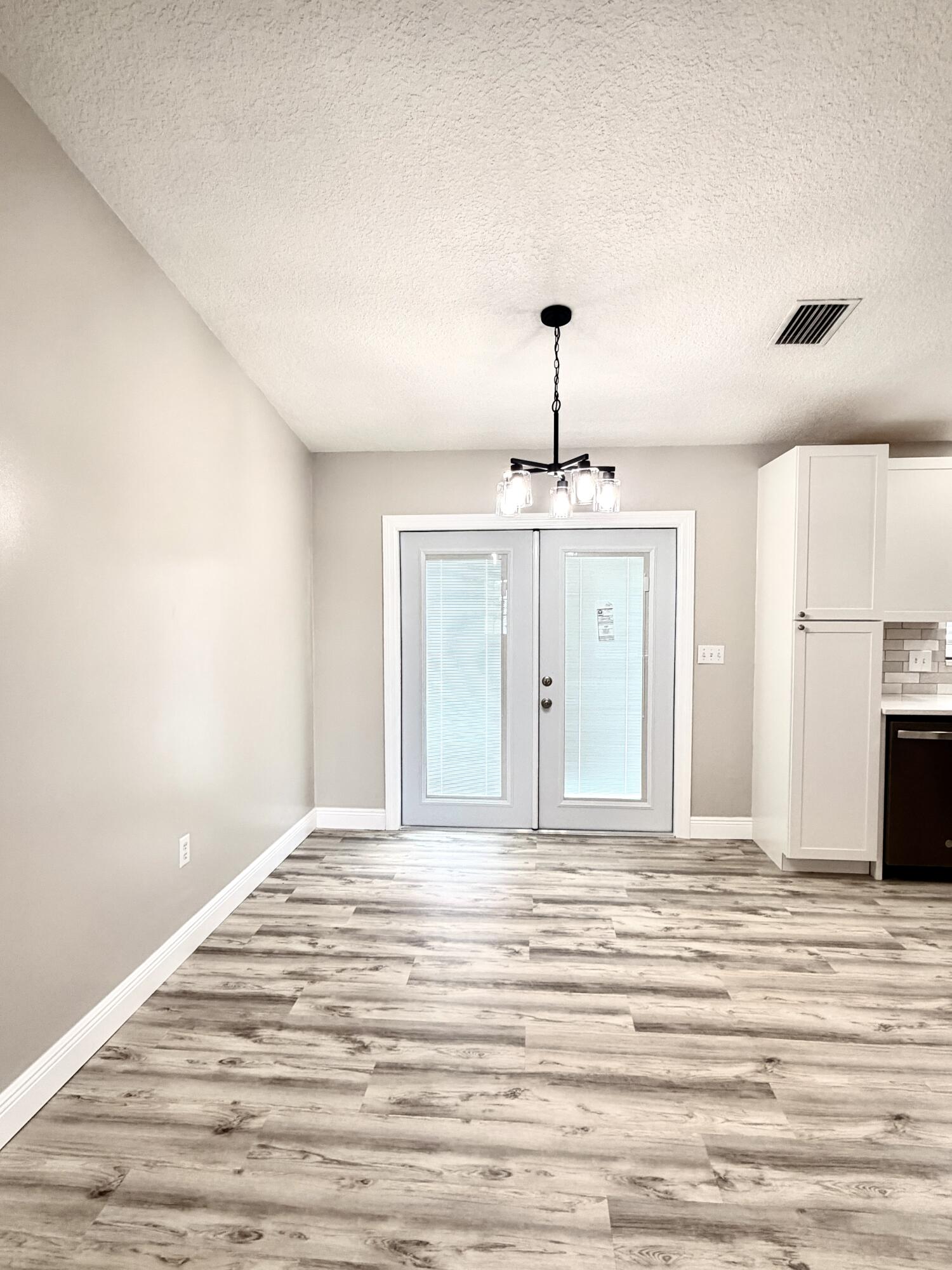 1051 Sw 83rd Avenue Property Photo 16