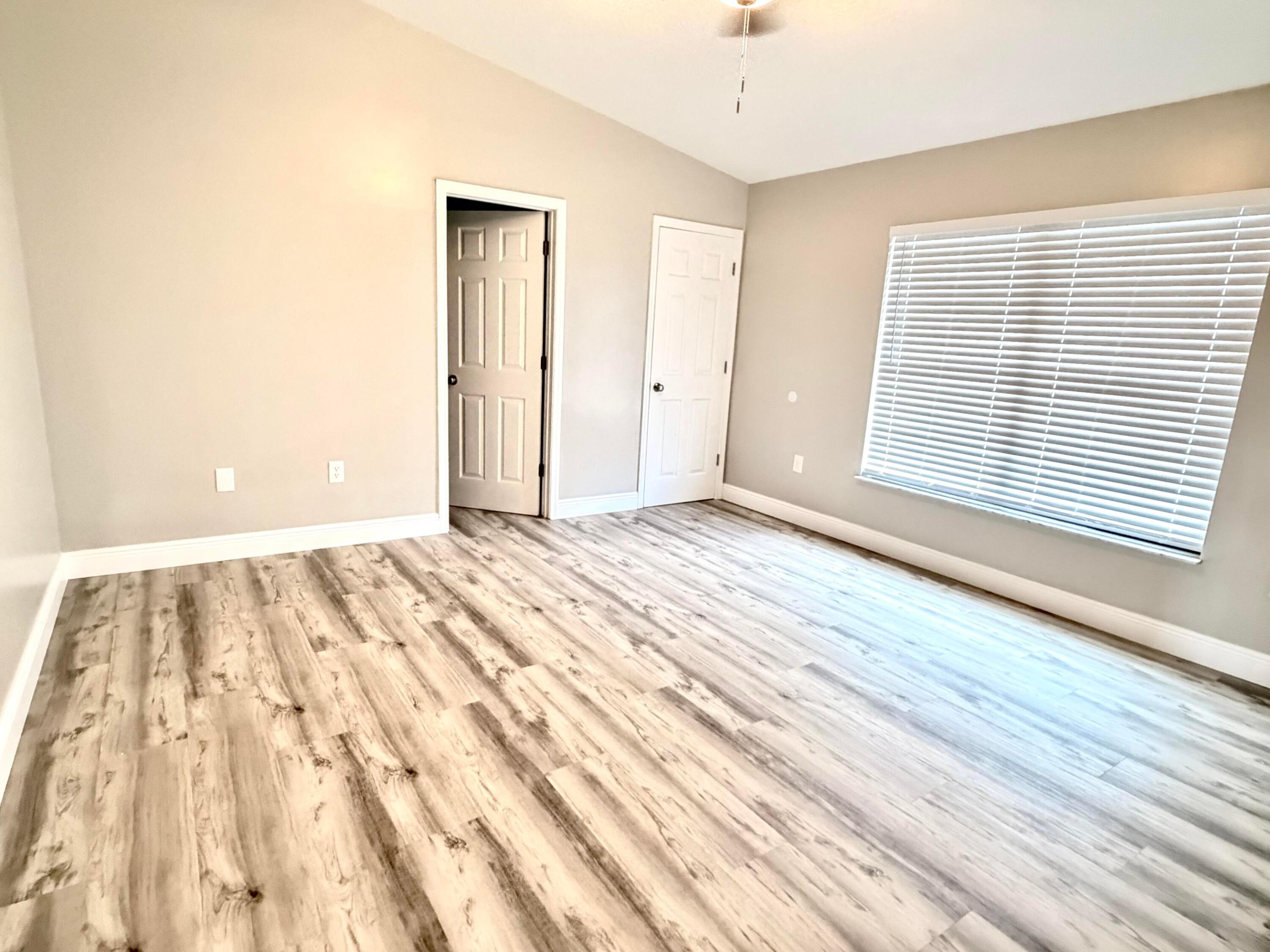 1051 Sw 83rd Avenue Property Photo 17