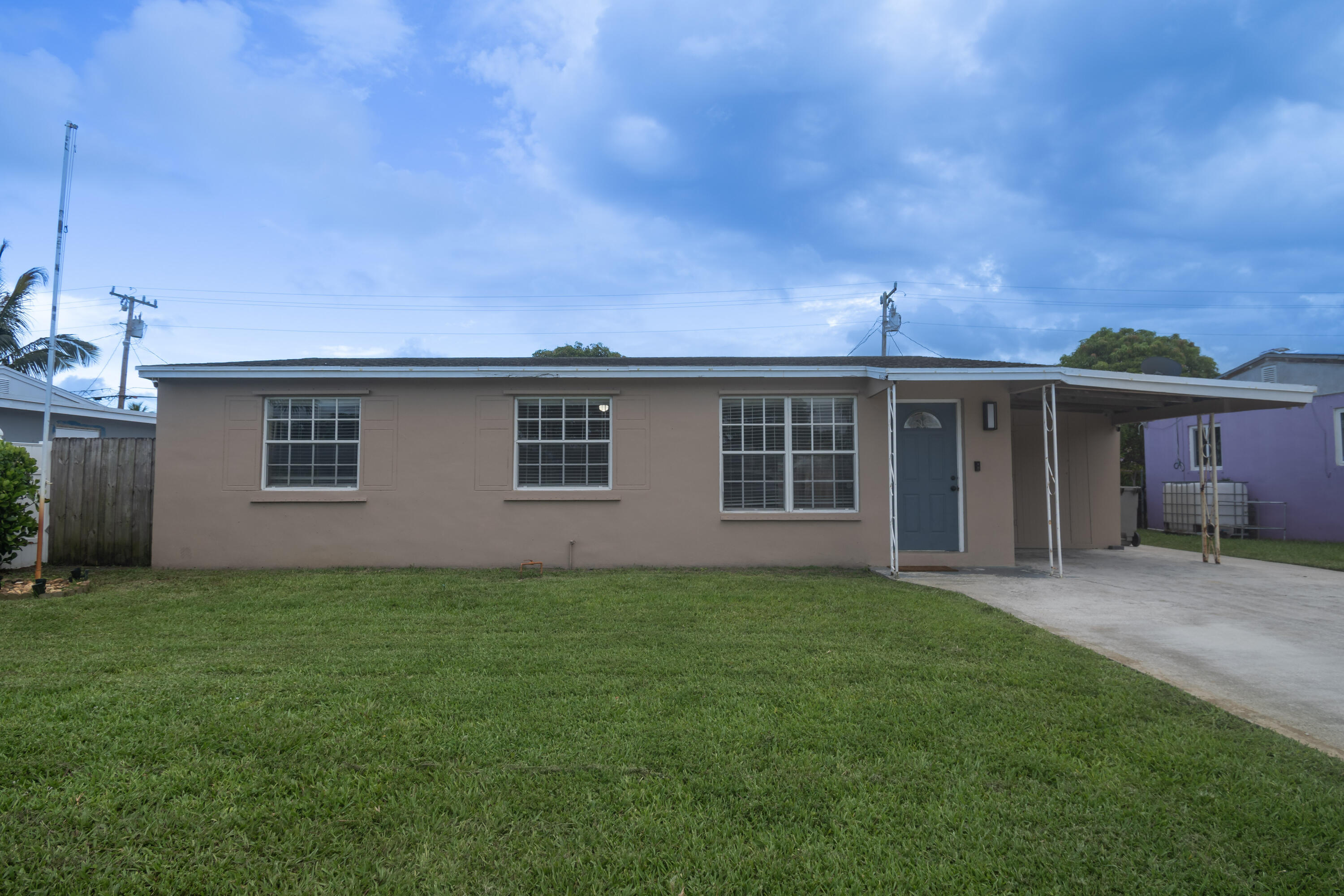 2032 Worthington Road Property Photo 1