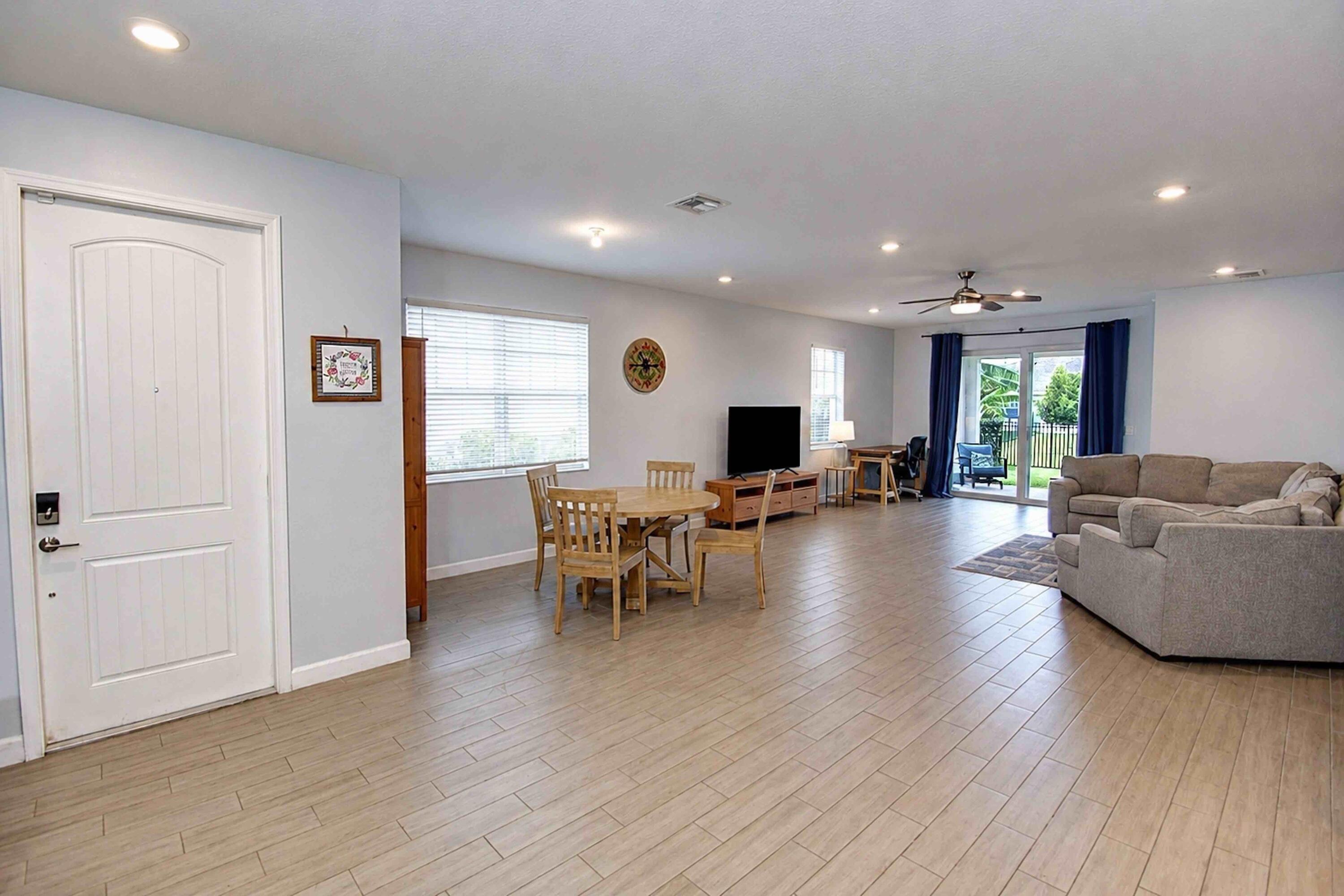 1307 Tangled Orchard Trace Property Photo 4
