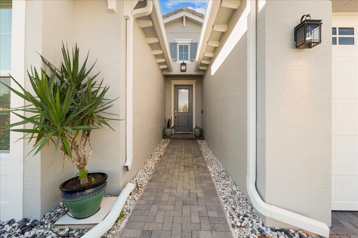 15976 Whippoorwill Circle Property Photo 3