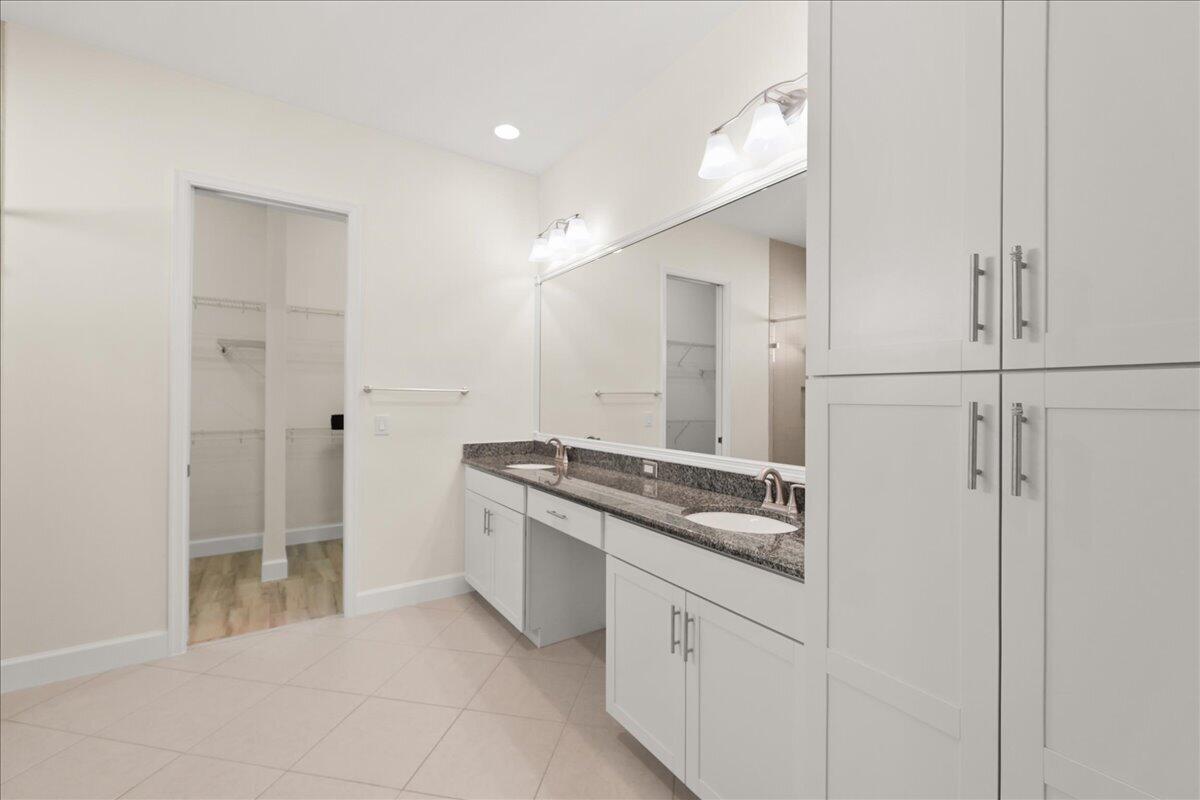 15976 Whippoorwill Circle Property Photo 20