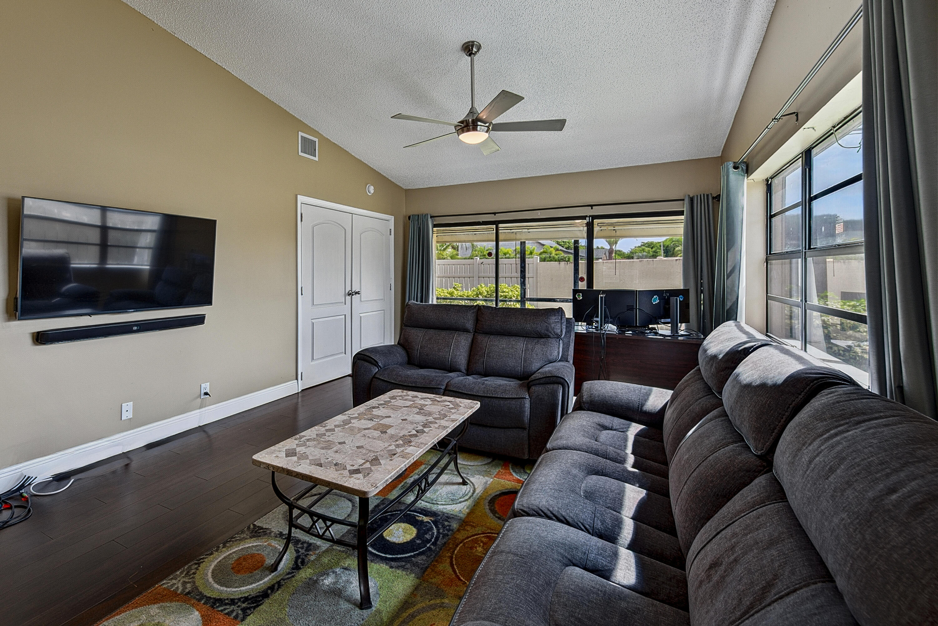 803 Banks Road Property Photo 3