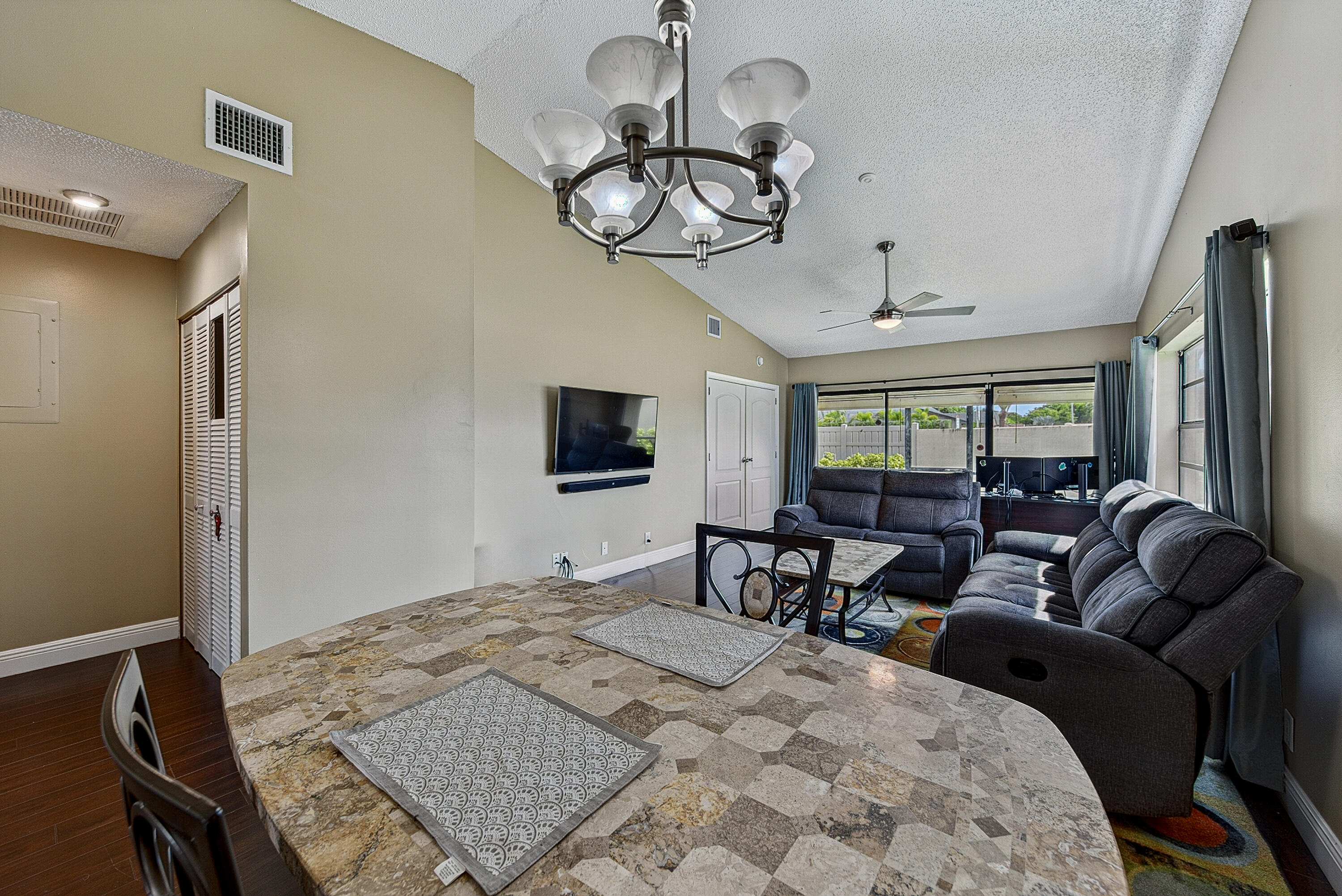 803 Banks Road Property Photo 4