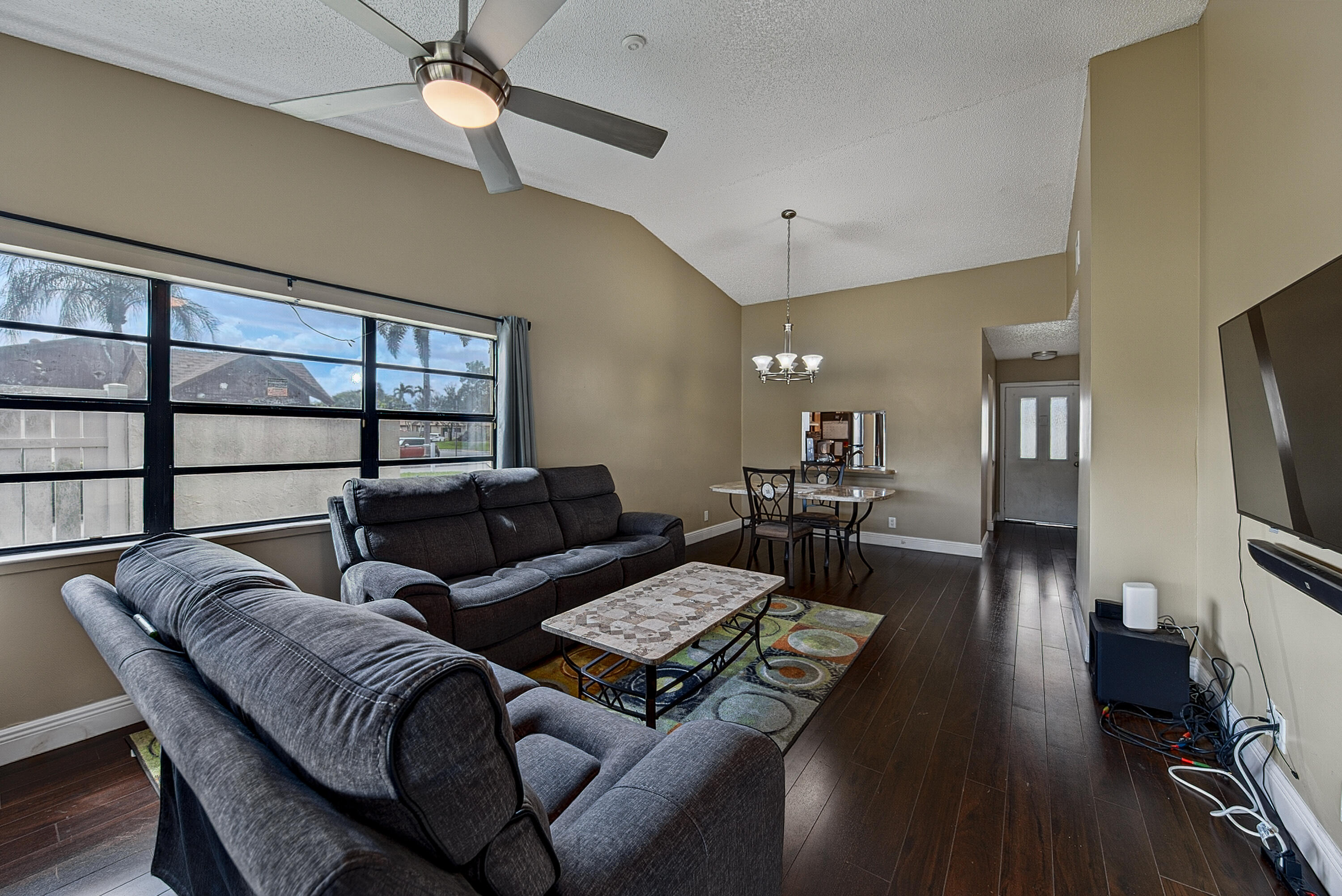 803 Banks Road Property Photo 6