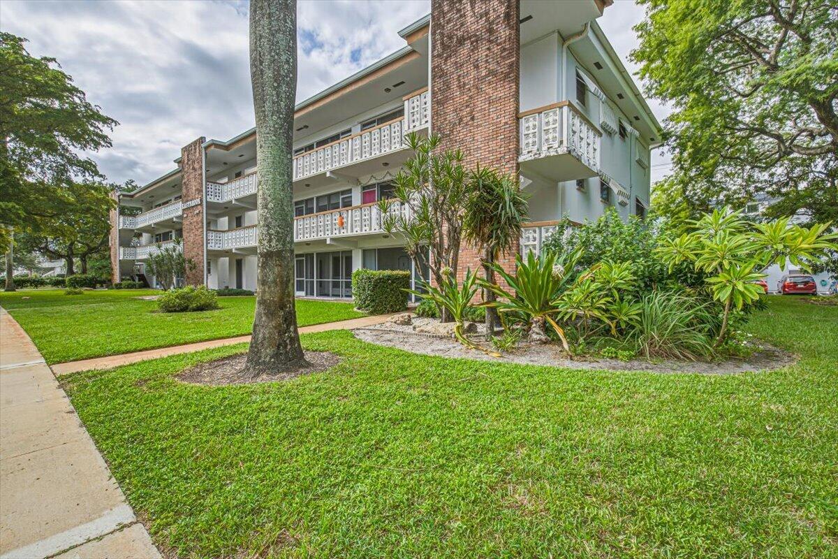 500 S Luna Court 4 Property Photo 2