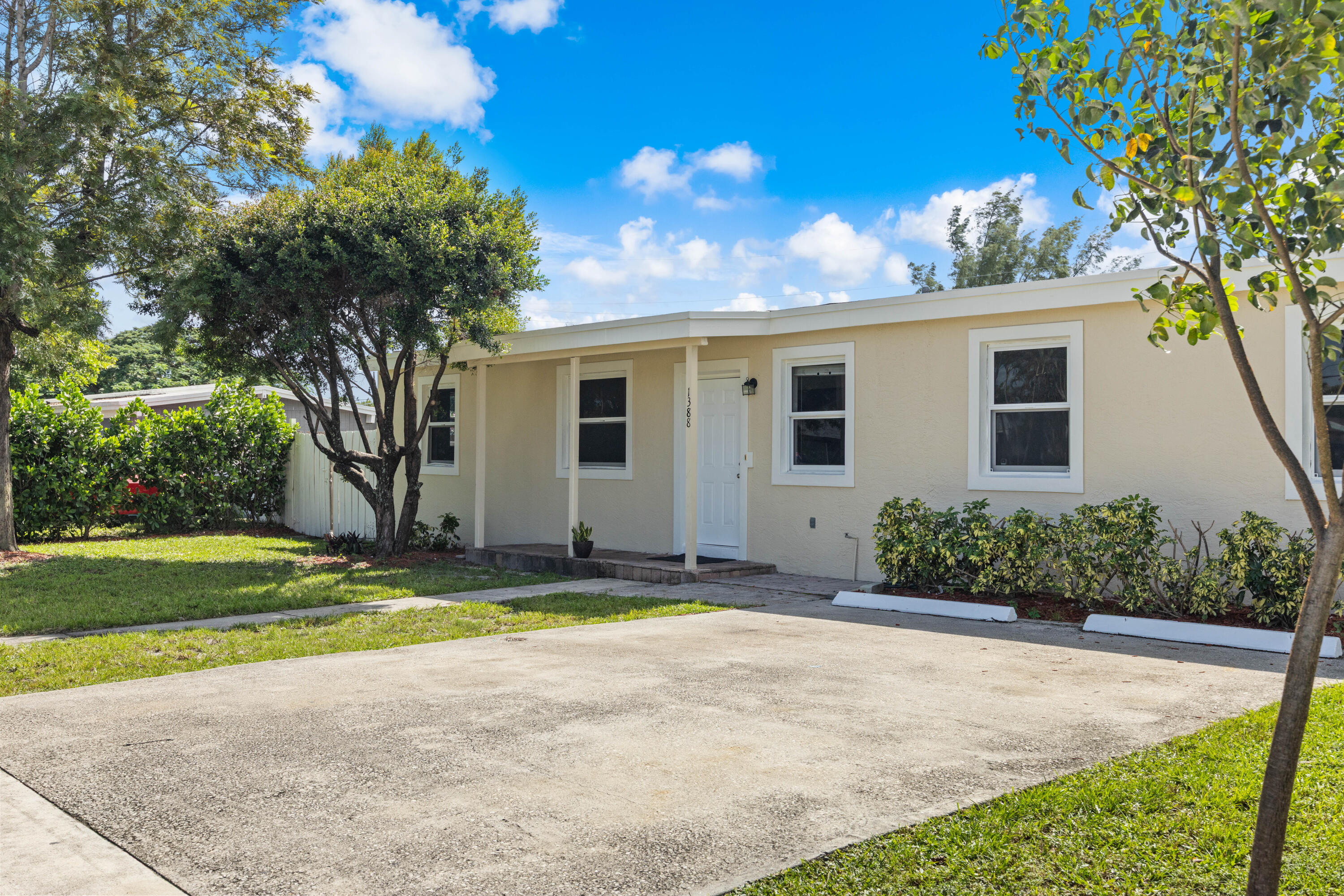 1388 Ne 54th Street Property Photo 4