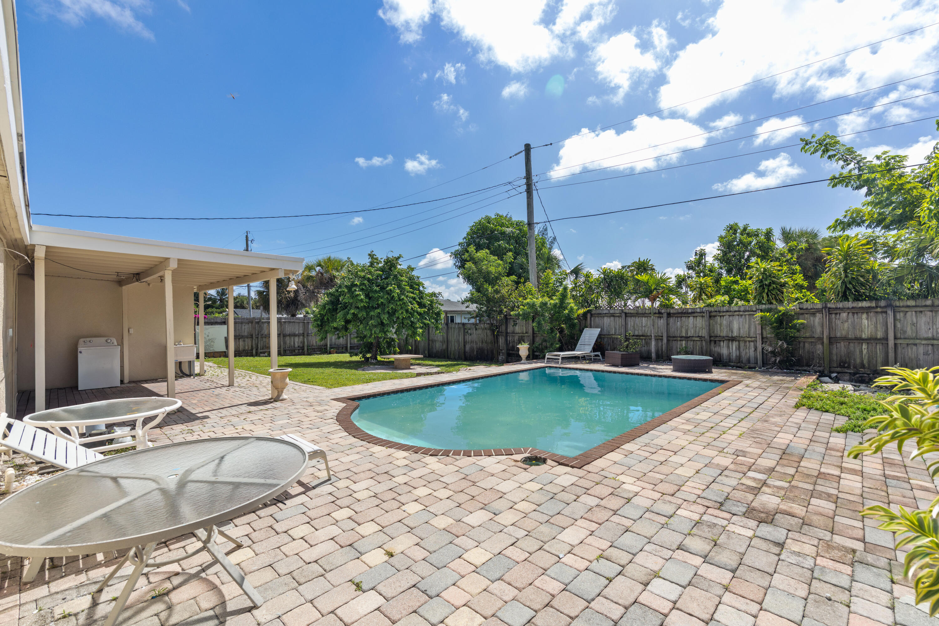 1388 Ne 54th Street Property Photo 7
