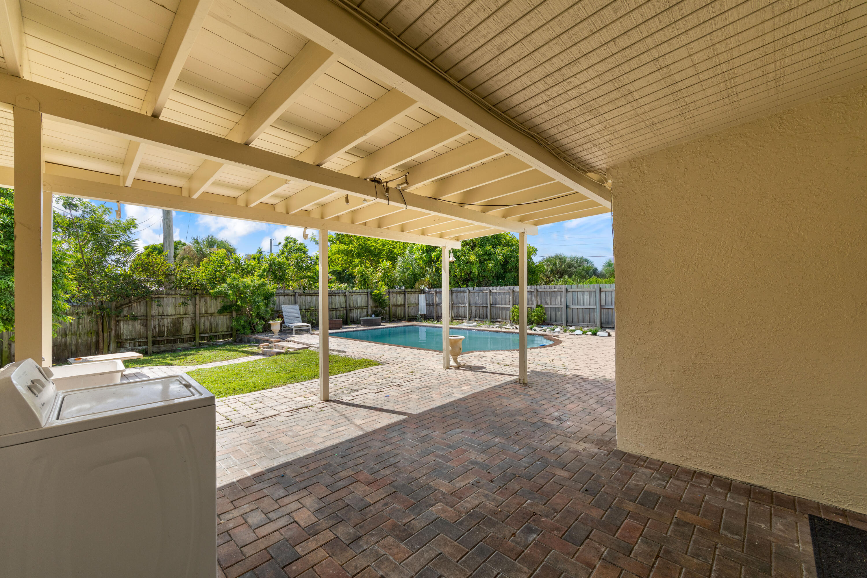 1388 Ne 54th Street Property Photo 11