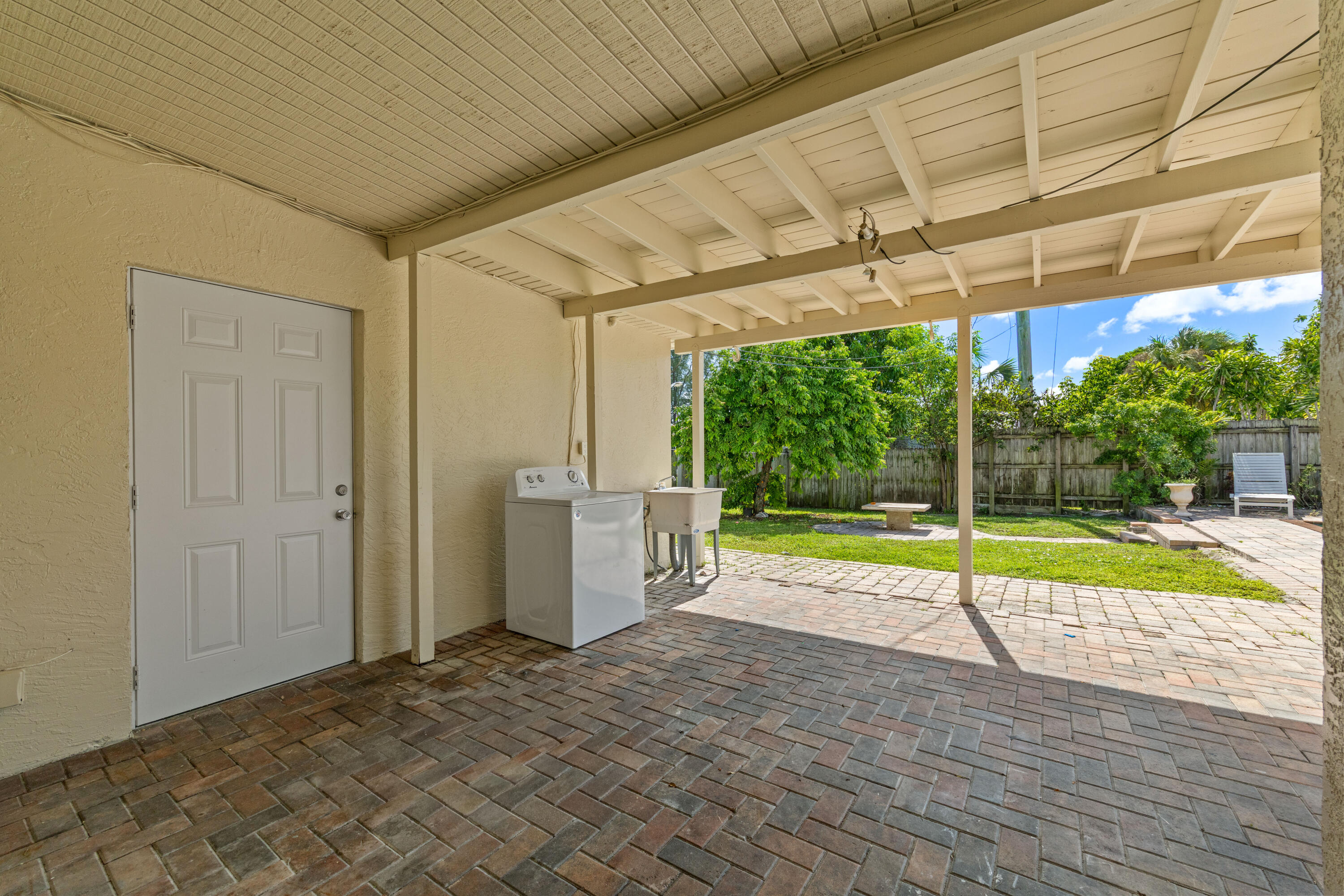 1388 Ne 54th Street Property Photo 12