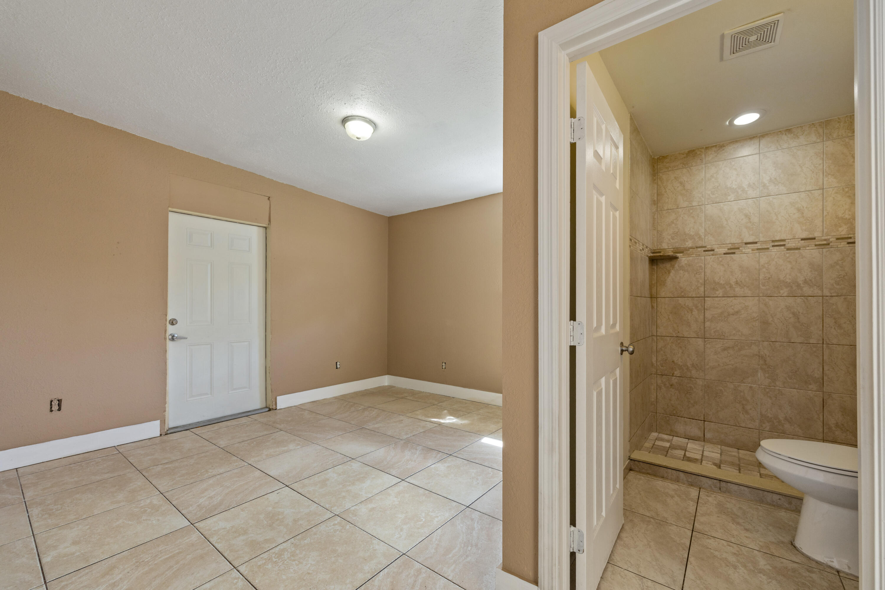 1388 Ne 54th Street Property Photo 16