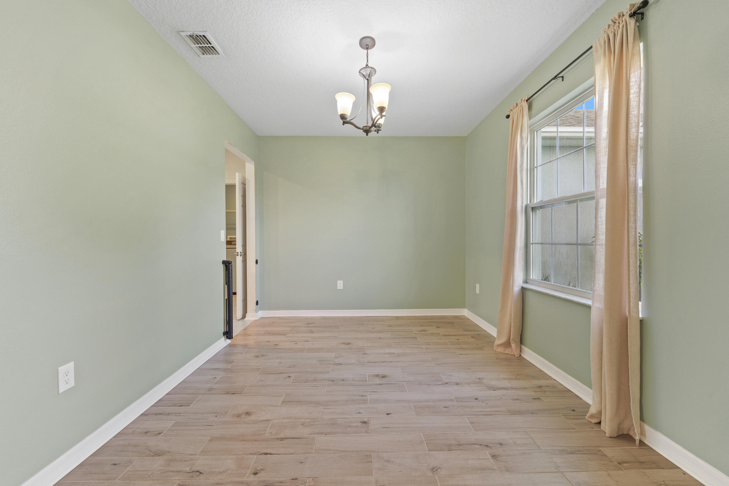 770 Sw Saragossa Avenue Property Photo 4