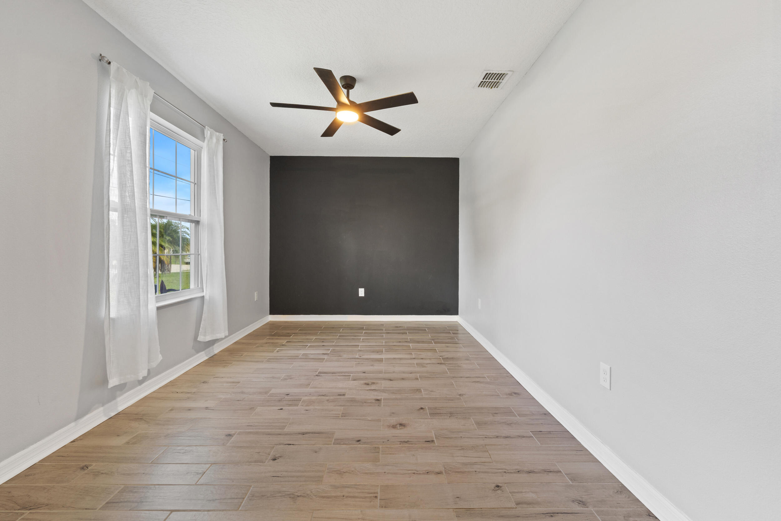 770 Sw Saragossa Avenue Property Photo 6