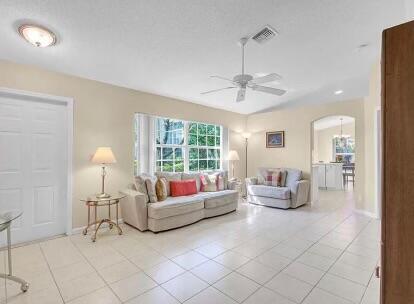 1906 Capeside Circle Property Photo 5