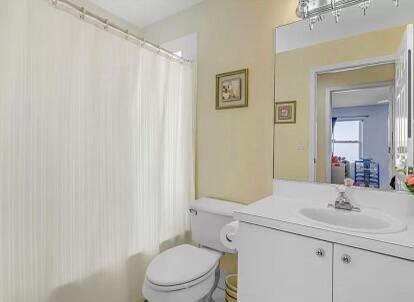 1906 Capeside Circle Property Photo 9