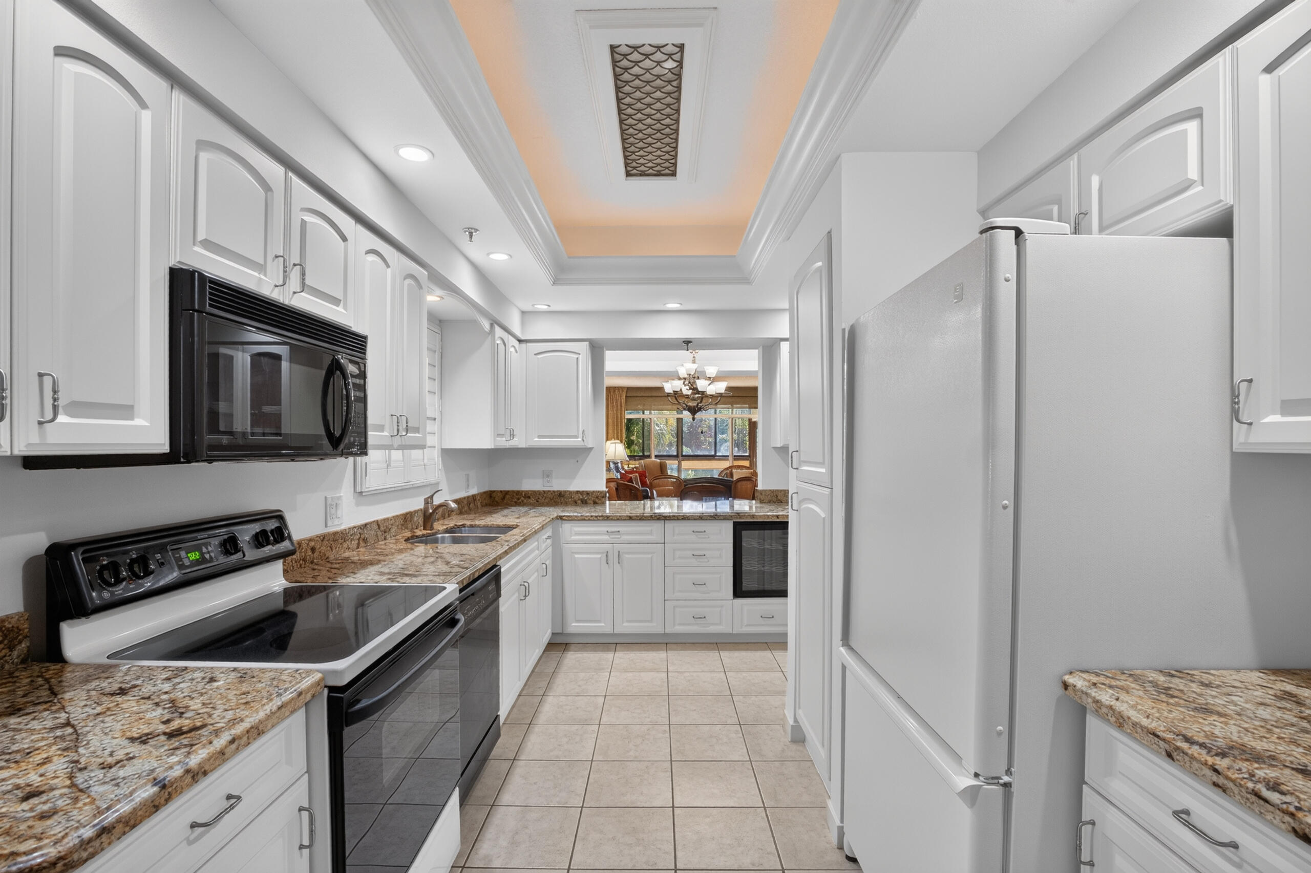 11370 Twelve Oaks Way 111 Property Photo 15