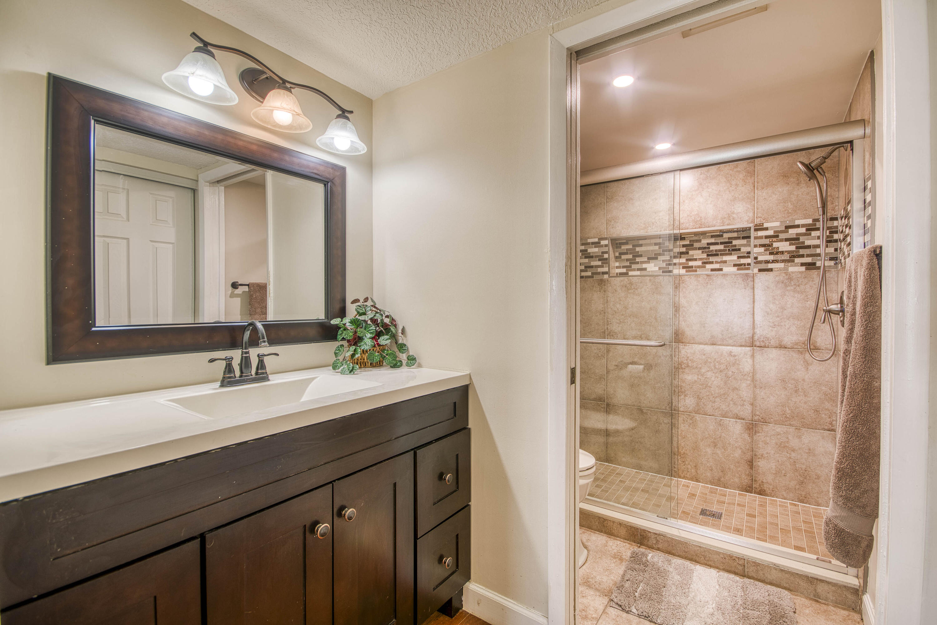 18760 Jolson Avenue 6 Property Photo 15
