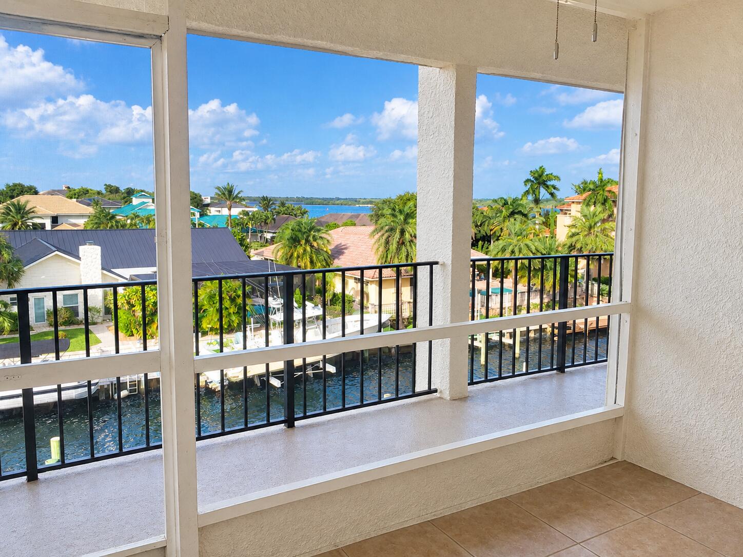 109 Paradise Harbour Boulevard 412 Property Photo 6