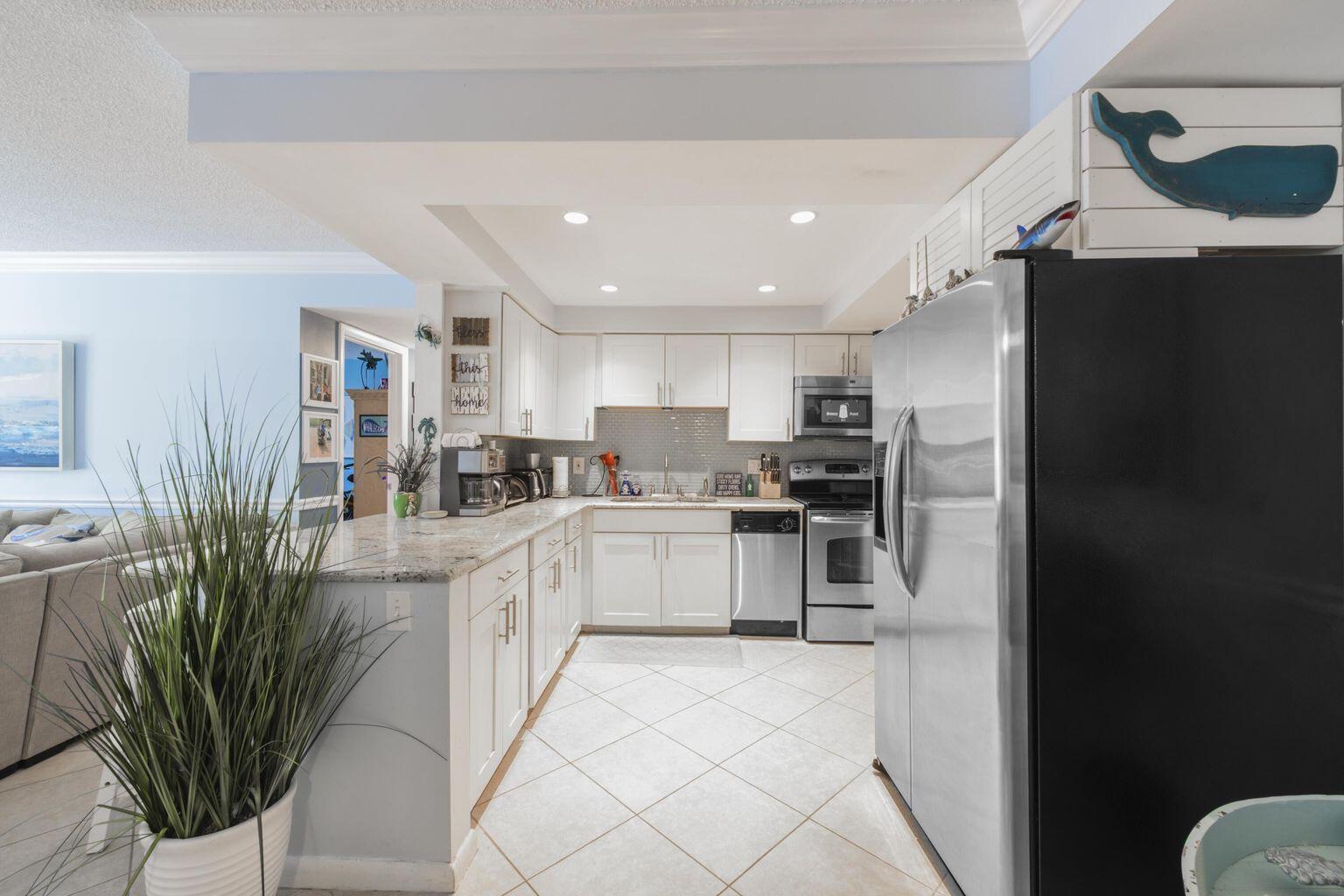 630 Ocean Drive 205 Property Photo 10