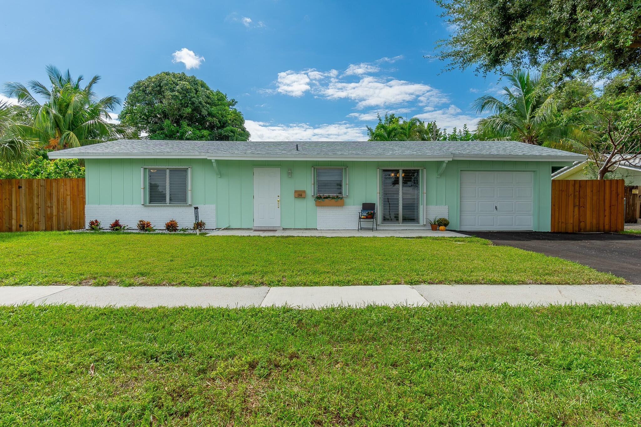 1166 Sw 4th Street Property Photo 2