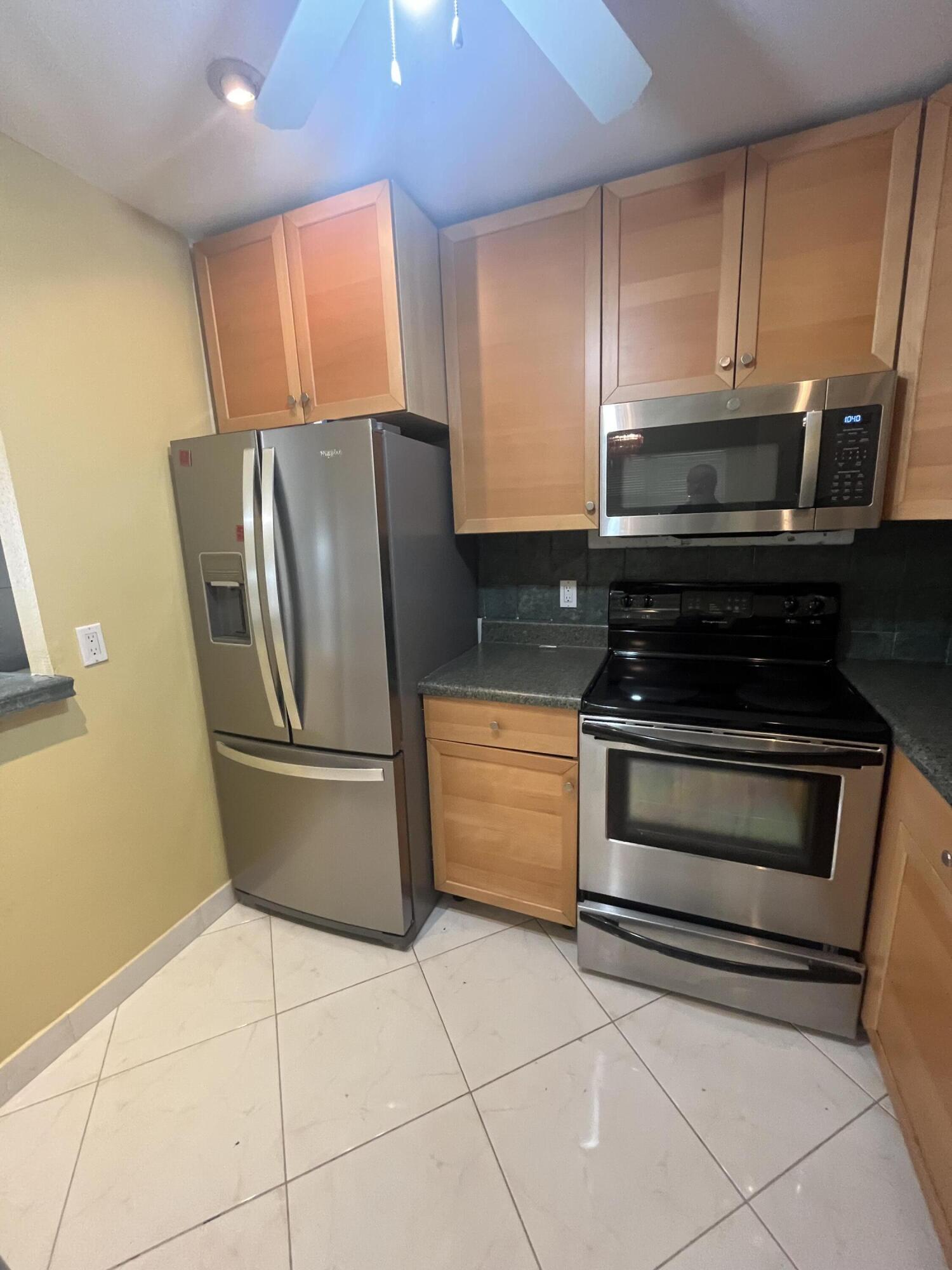 278 Seville L Property Photo 2