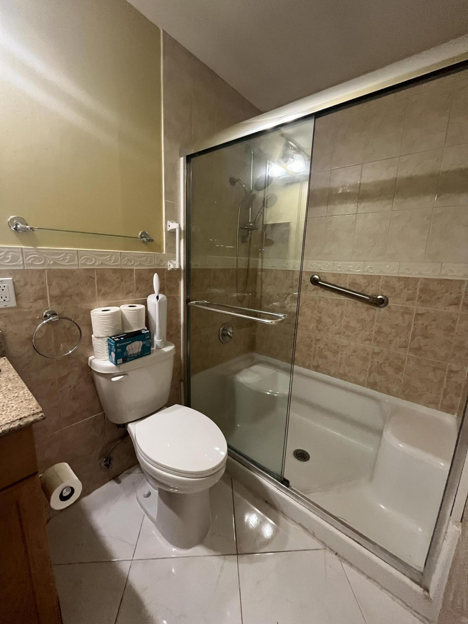 278 Seville L Property Photo 7