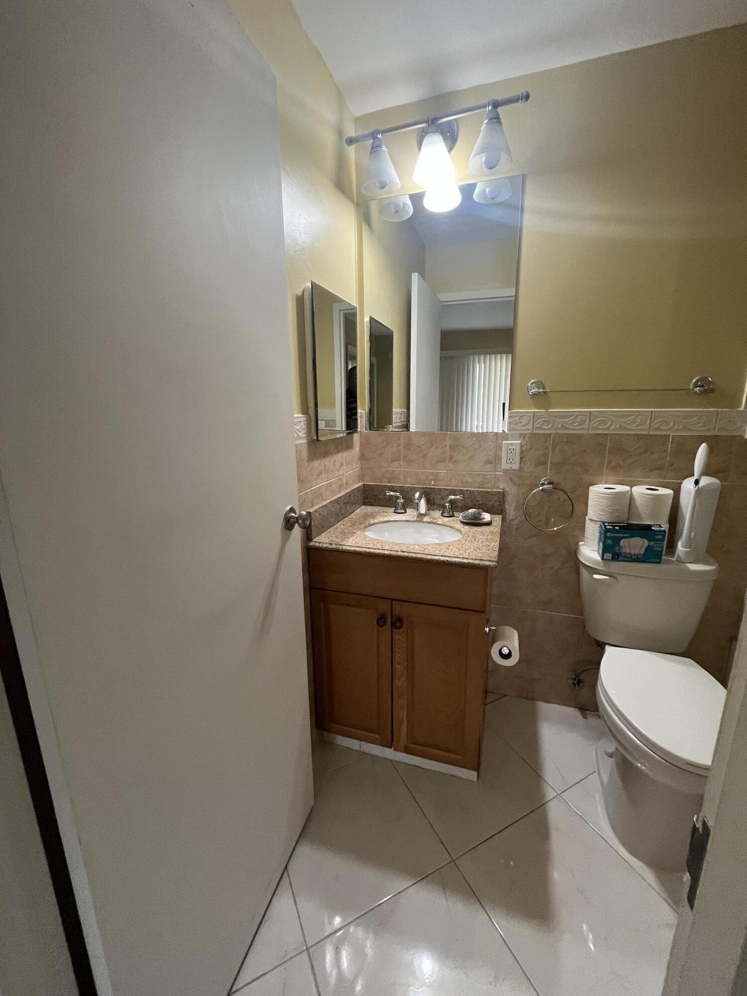 278 Seville L Property Photo 8