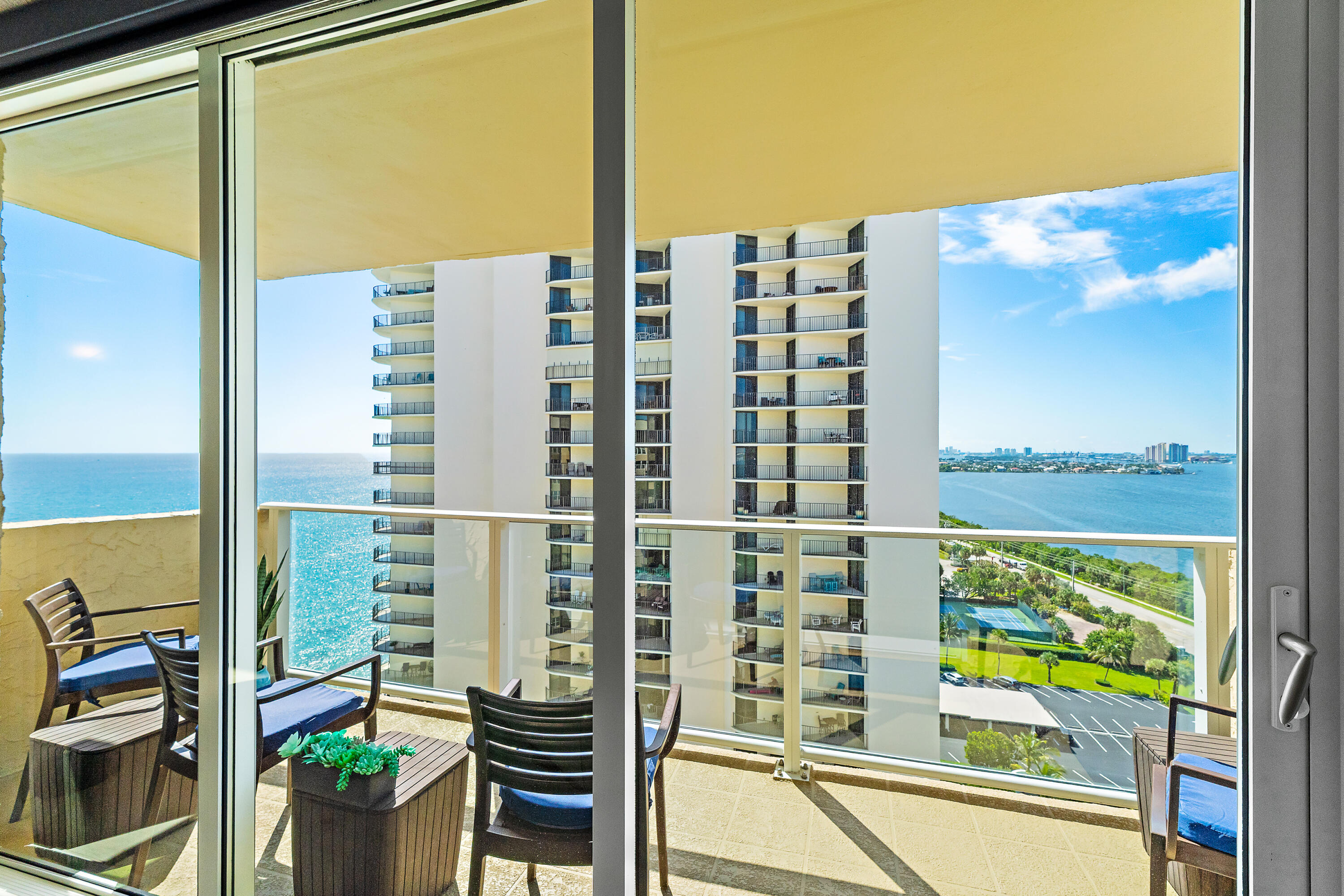 5440 N Ocean Drive Ph205 Property Photo 13