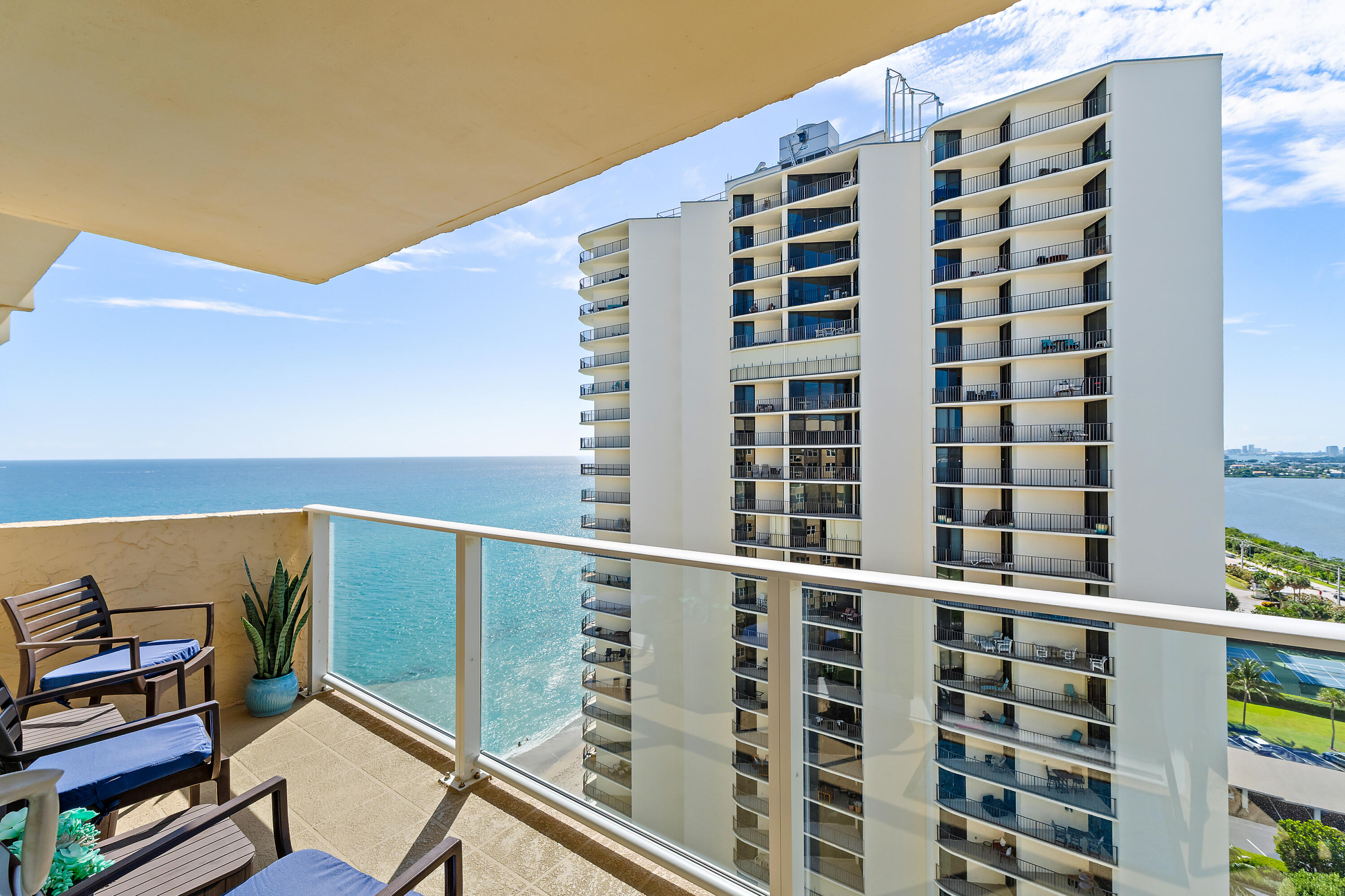 5440 N Ocean Drive Ph205 Property Photo 14