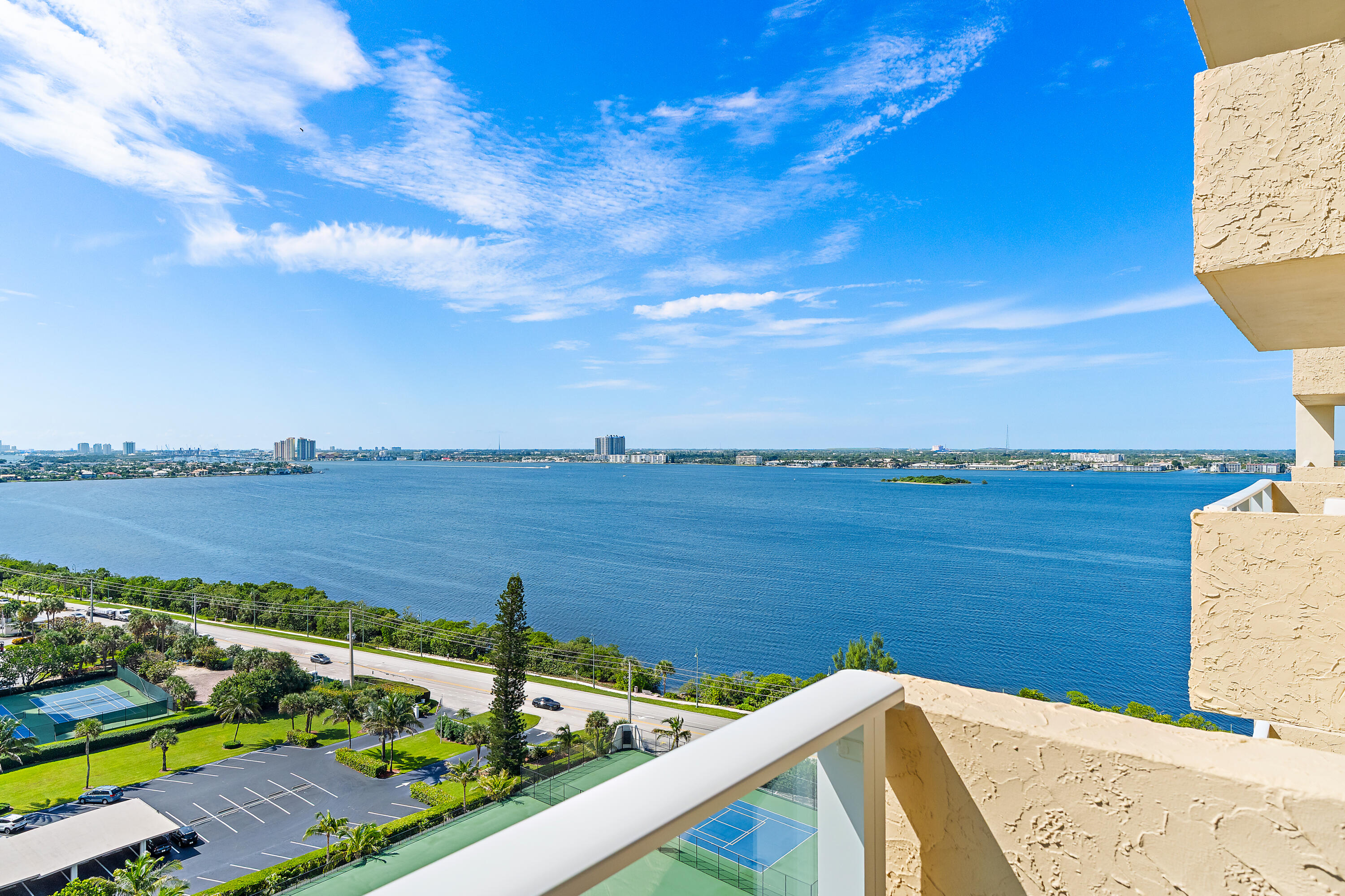 5440 N Ocean Drive Ph205 Property Photo 19