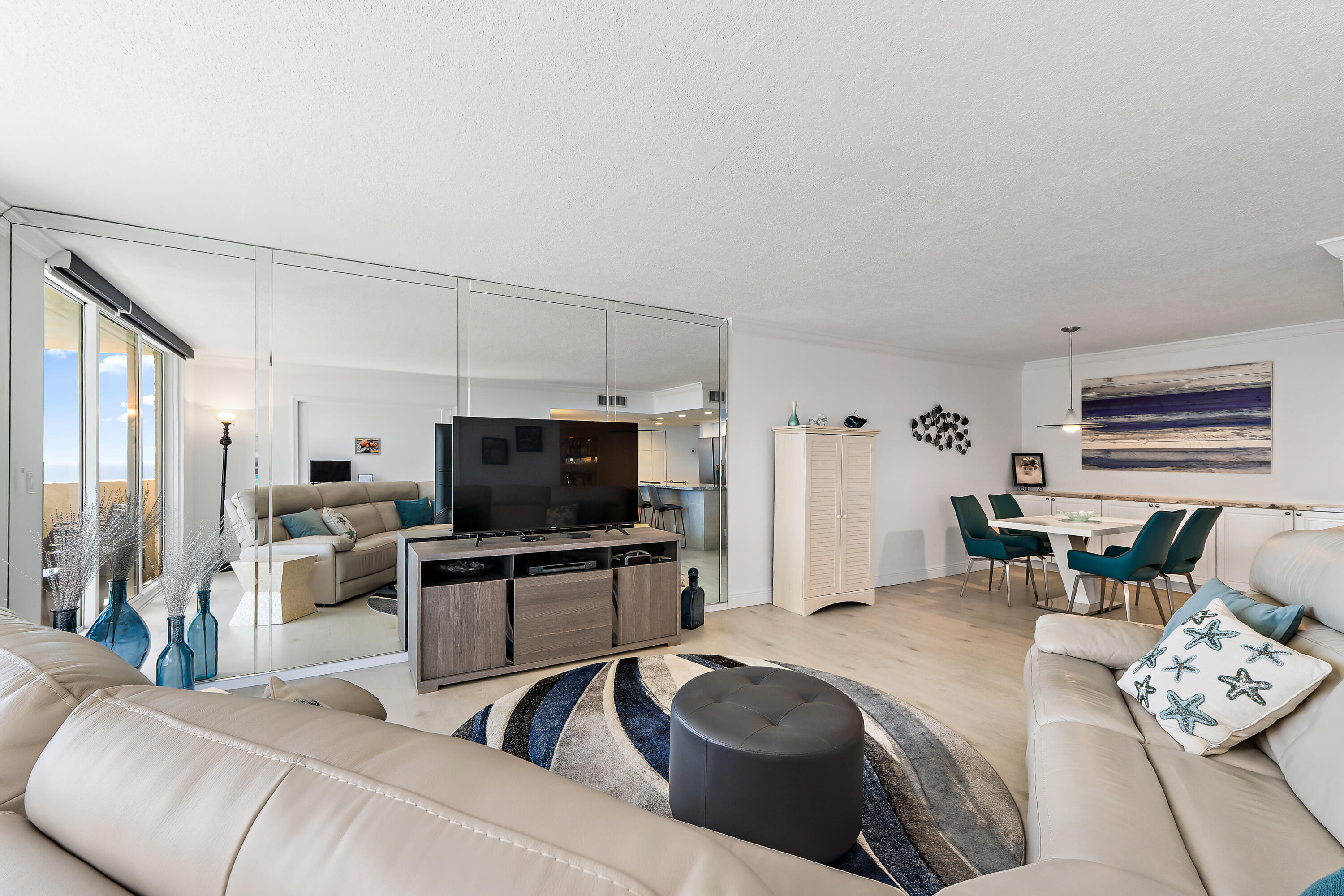 5440 N Ocean Drive Ph205 Property Photo 21