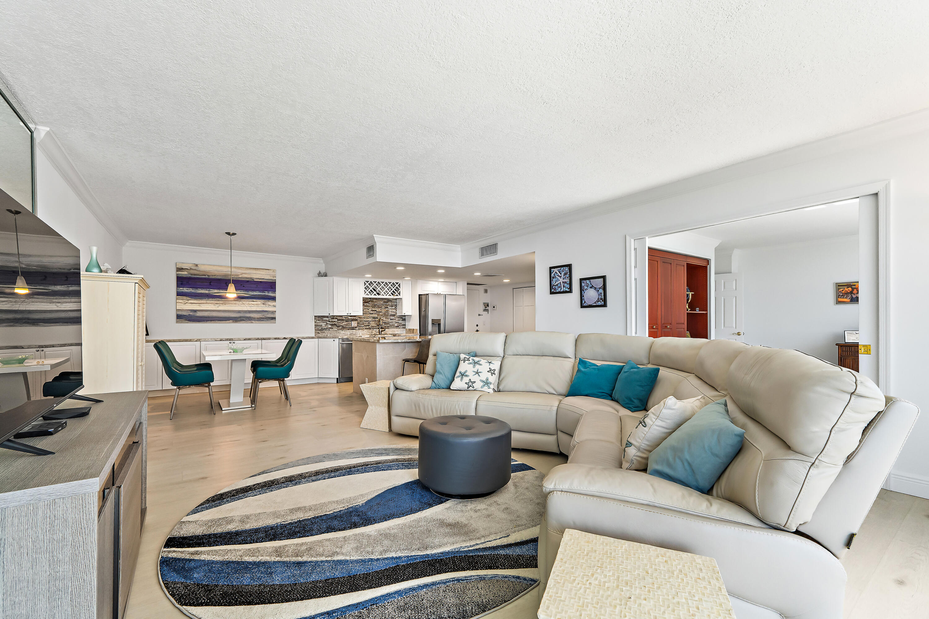 5440 N Ocean Drive Ph205 Property Photo 22