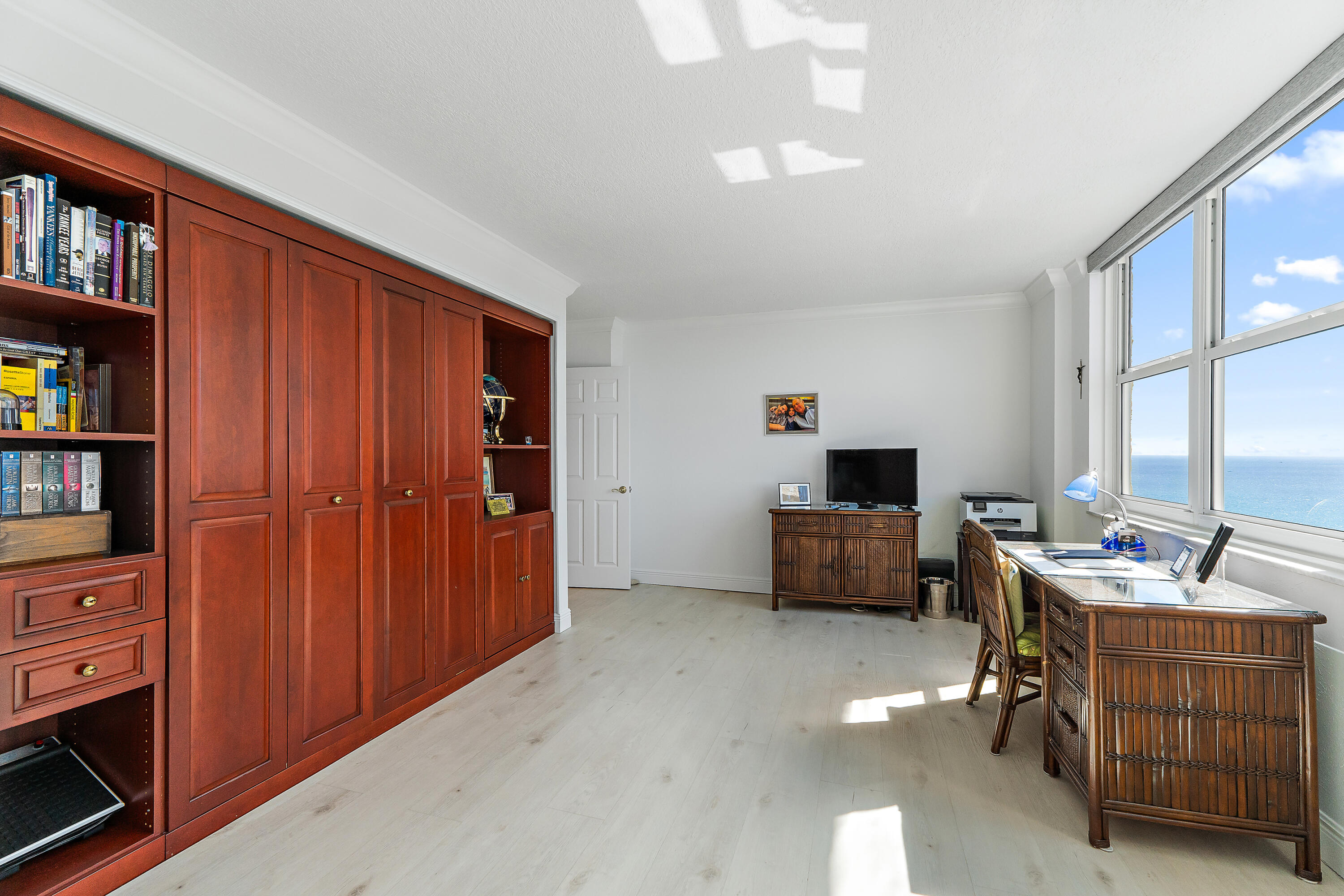 5440 N Ocean Drive Ph205 Property Photo 23