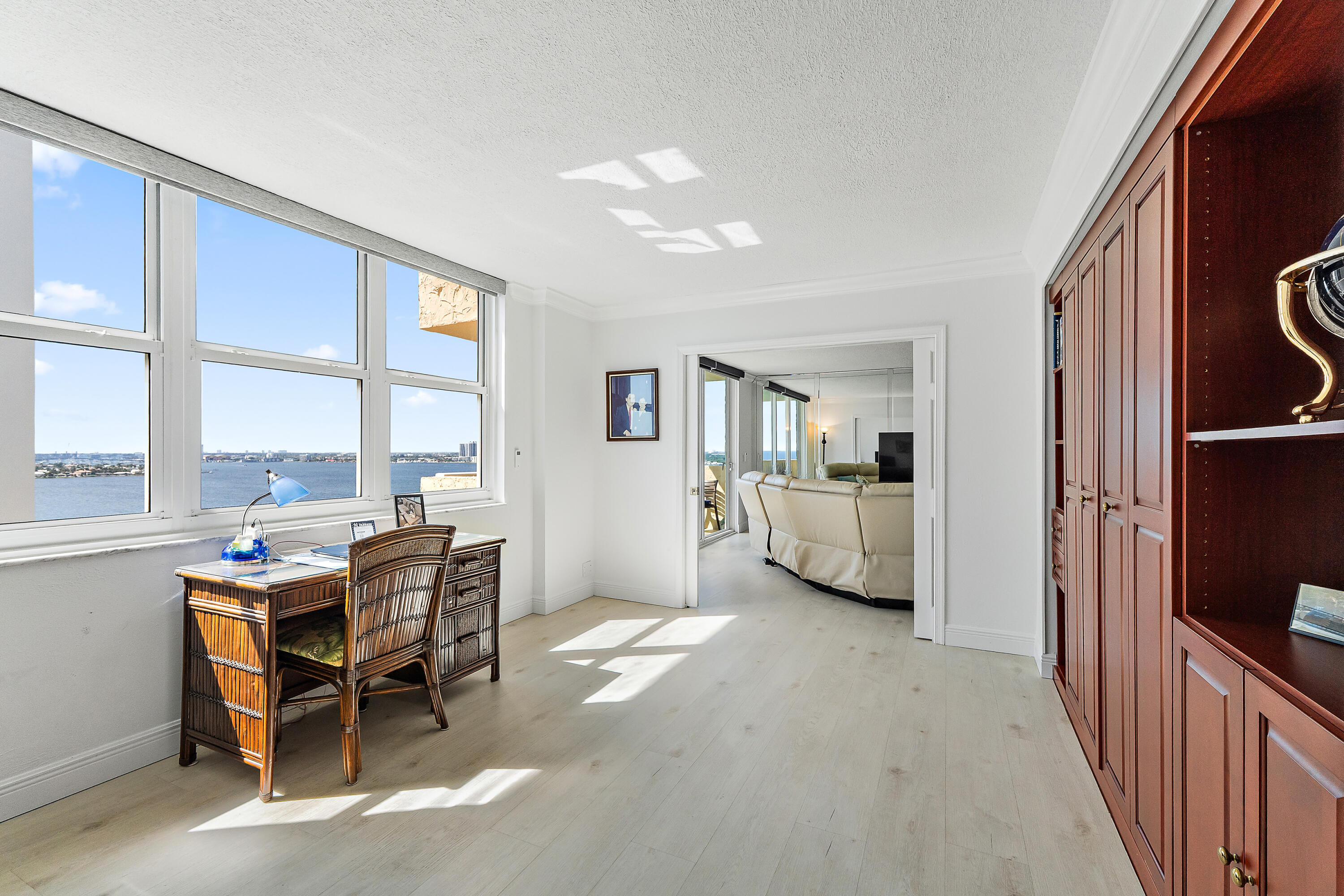 5440 N Ocean Drive Ph205 Property Photo 26