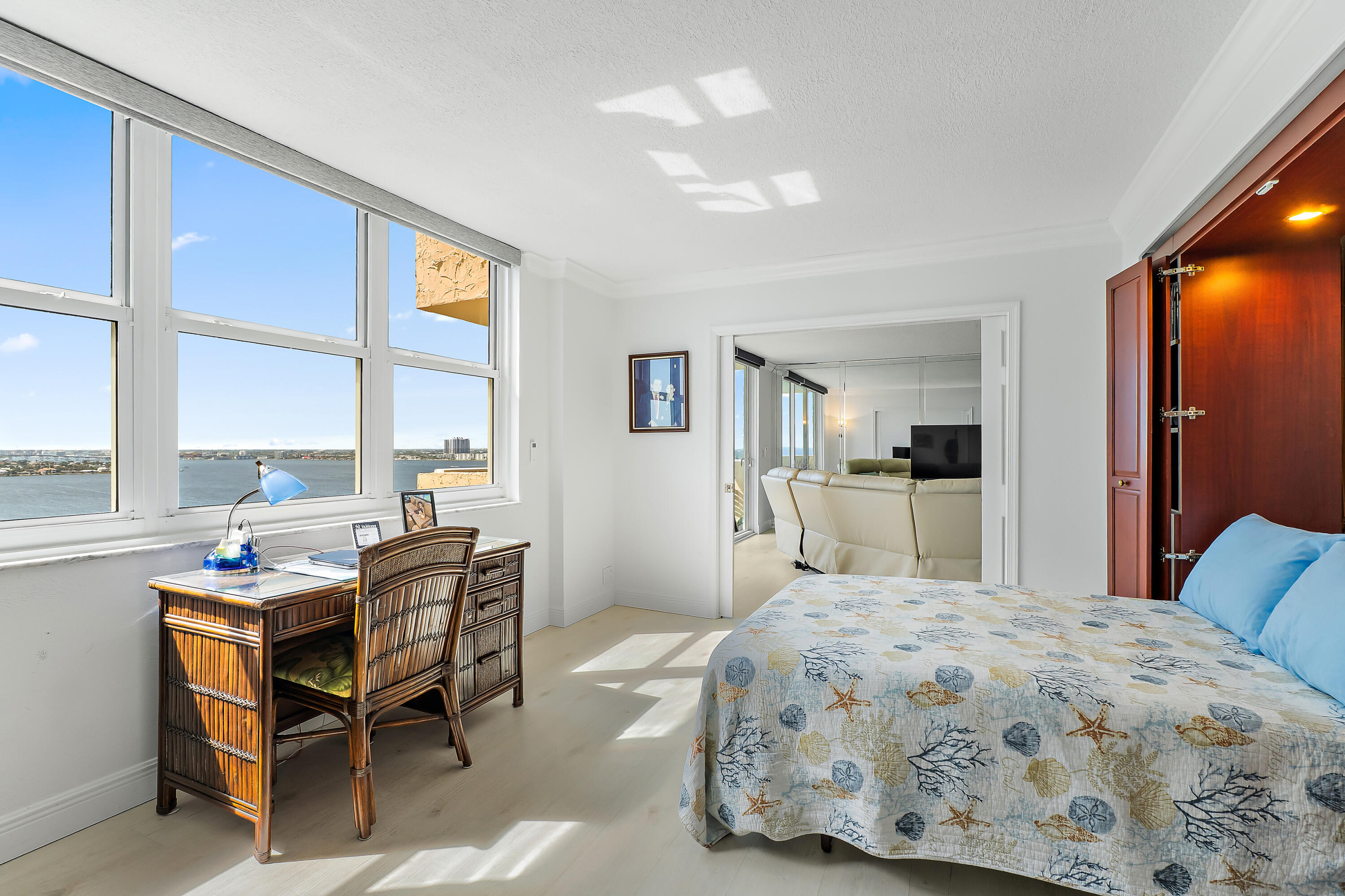5440 N Ocean Drive Ph205 Property Photo 27