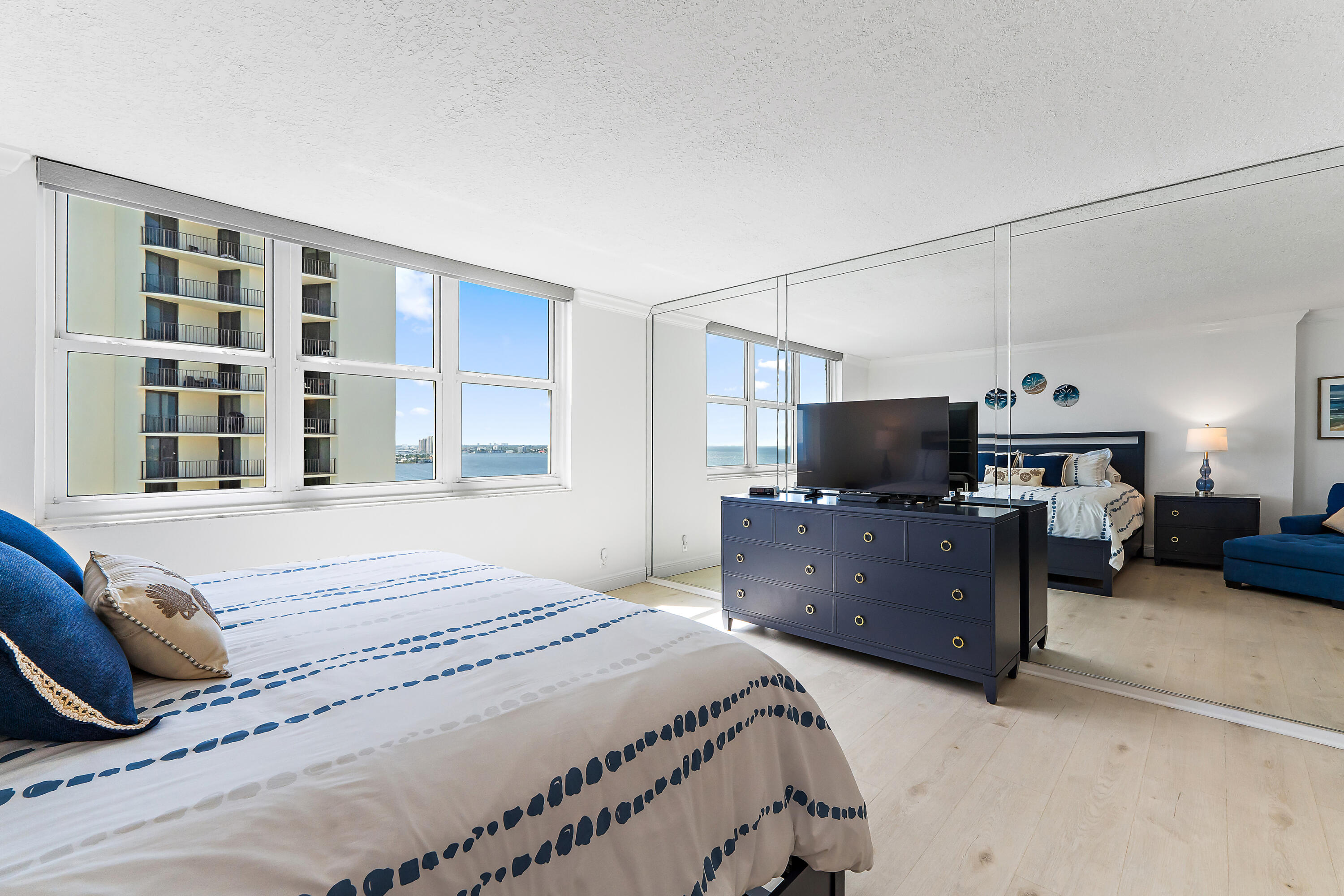 5440 N Ocean Drive Ph205 Property Photo 32