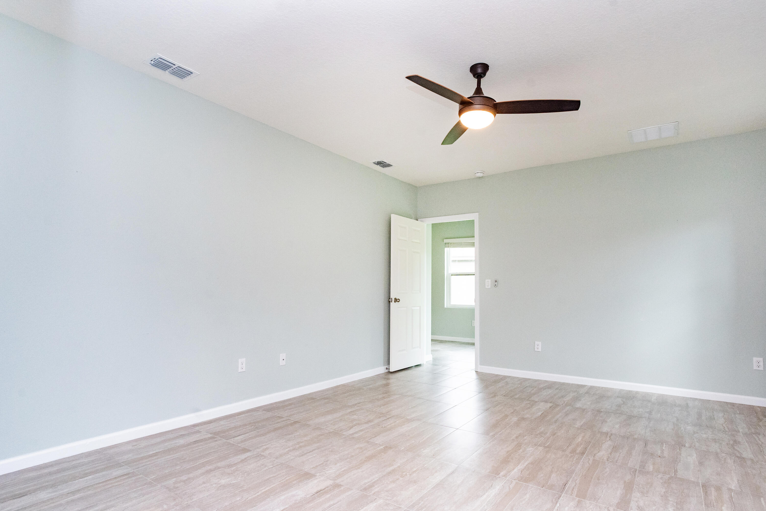 4133 Keeson Circle W Property Photo 35