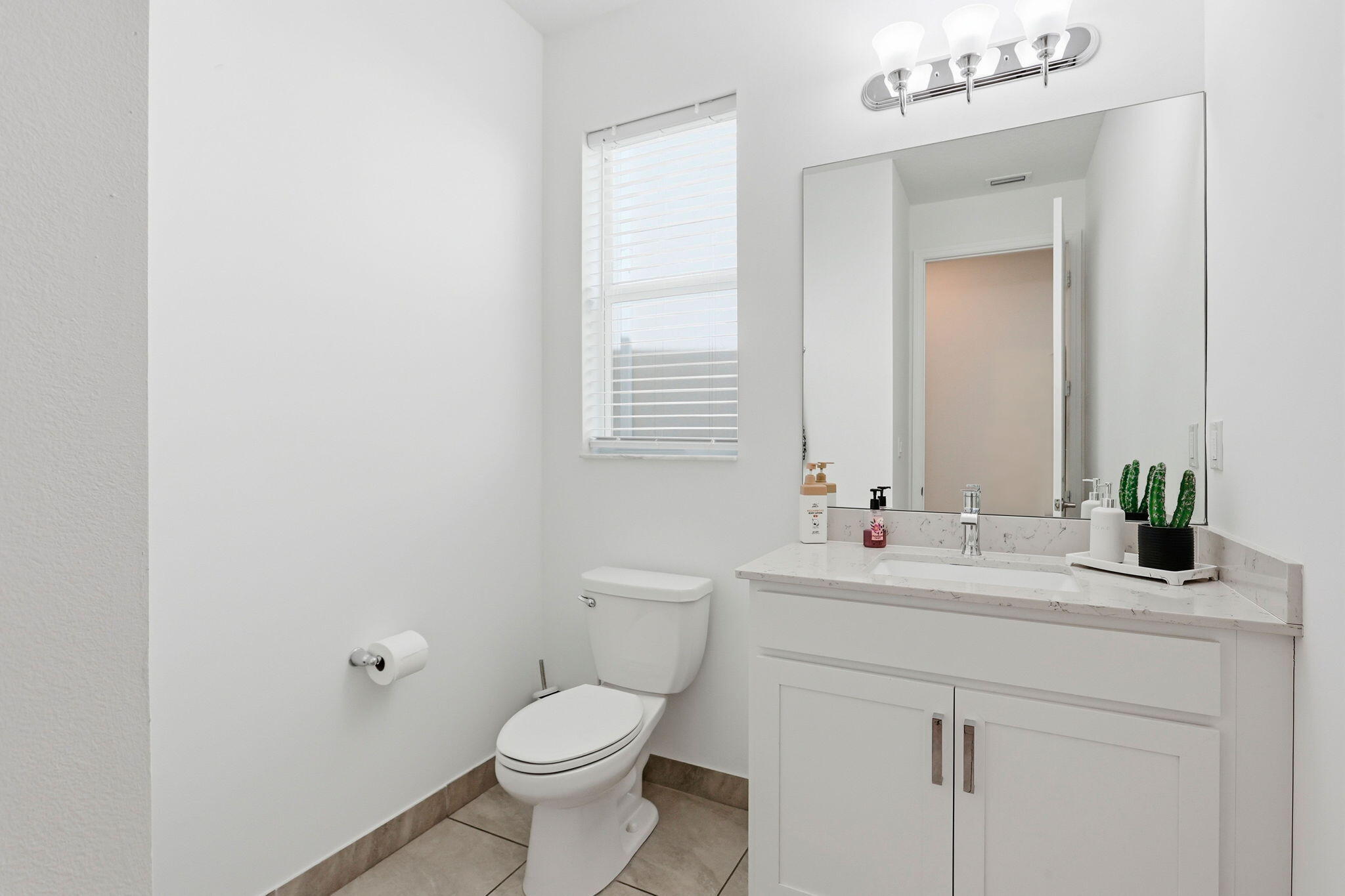 4228 Veleiros Avenue Property Photo 27