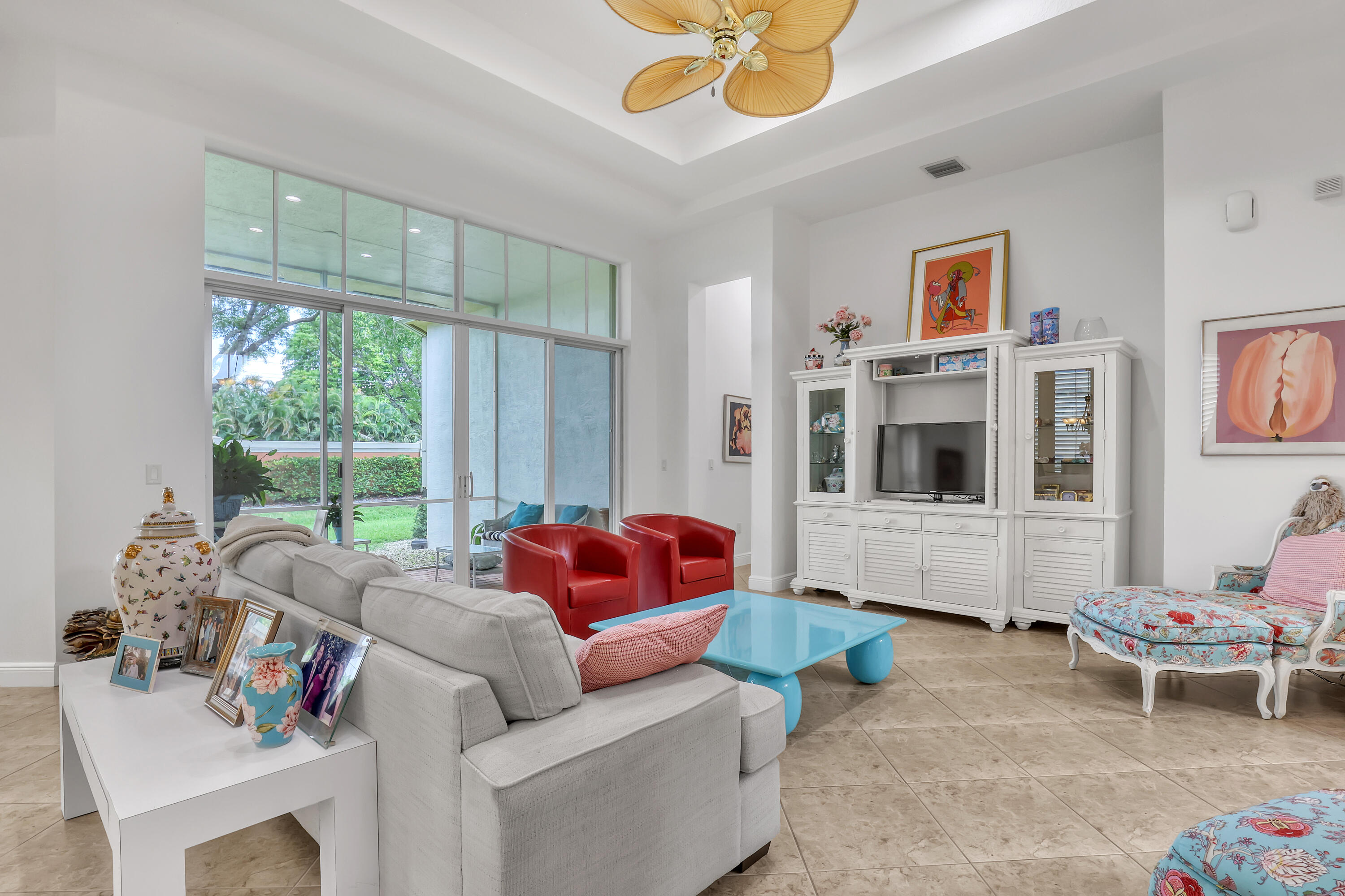 8933 Via Brilliante Property Photo 7