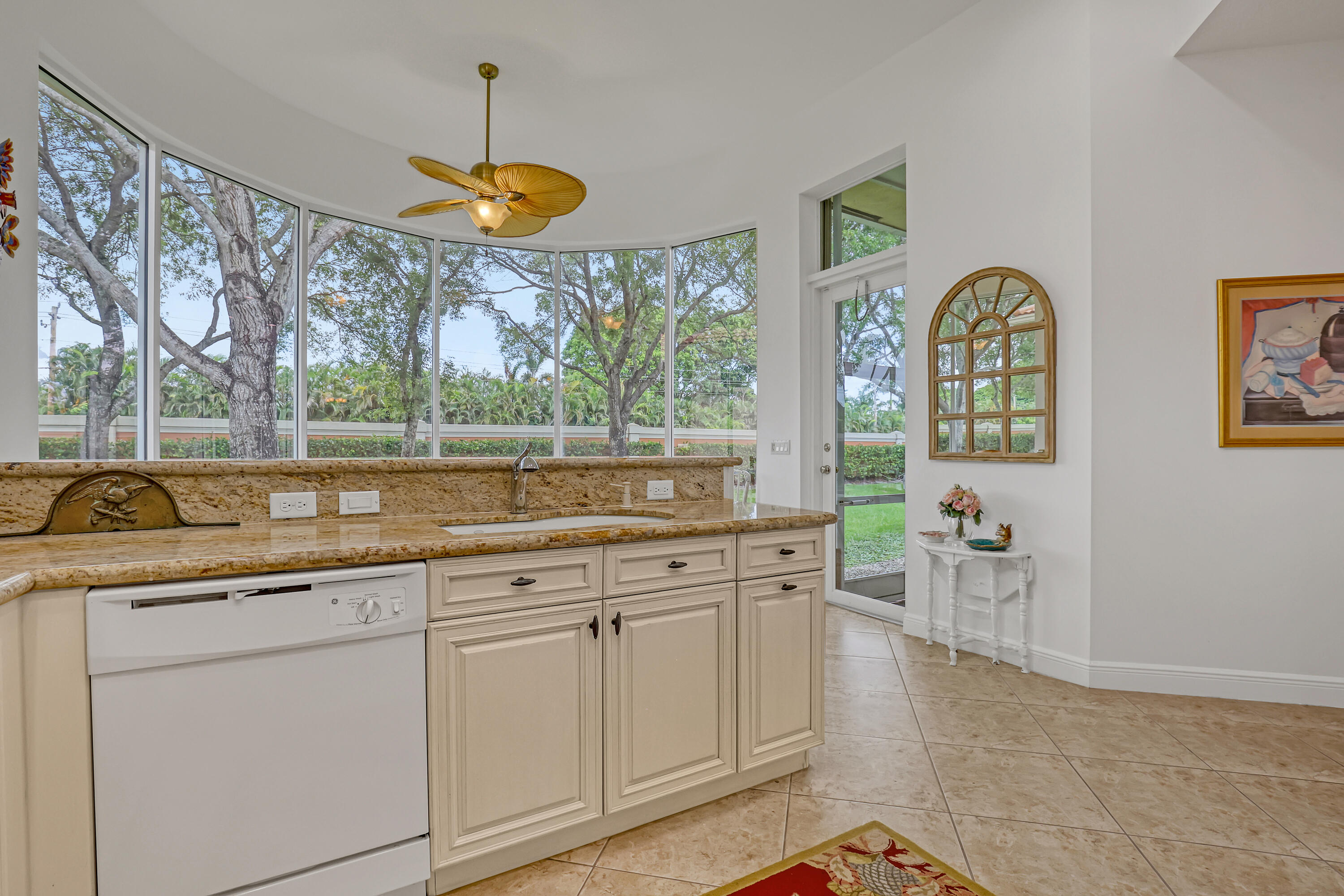 8933 Via Brilliante Property Photo 12